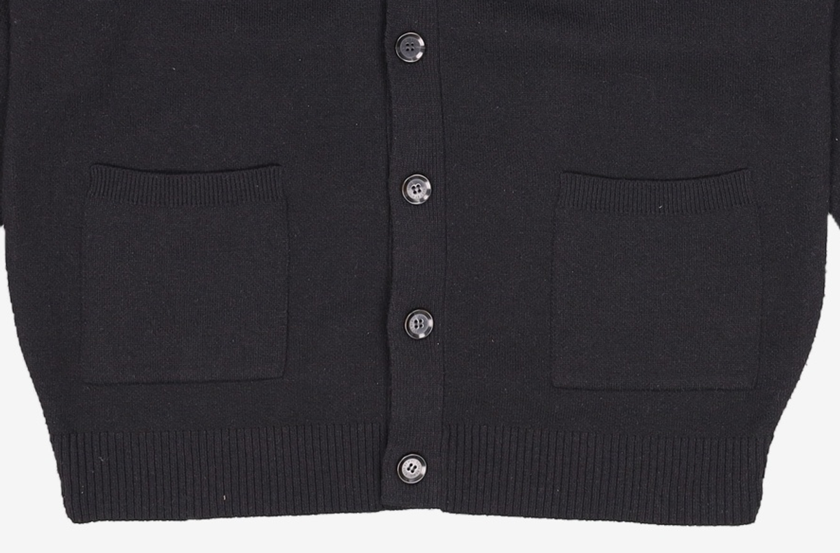 오아이오아이 컬렉션(OIOI COLLECTION) BASIC PATCH KNIT CARDIGAN [BLACK] L