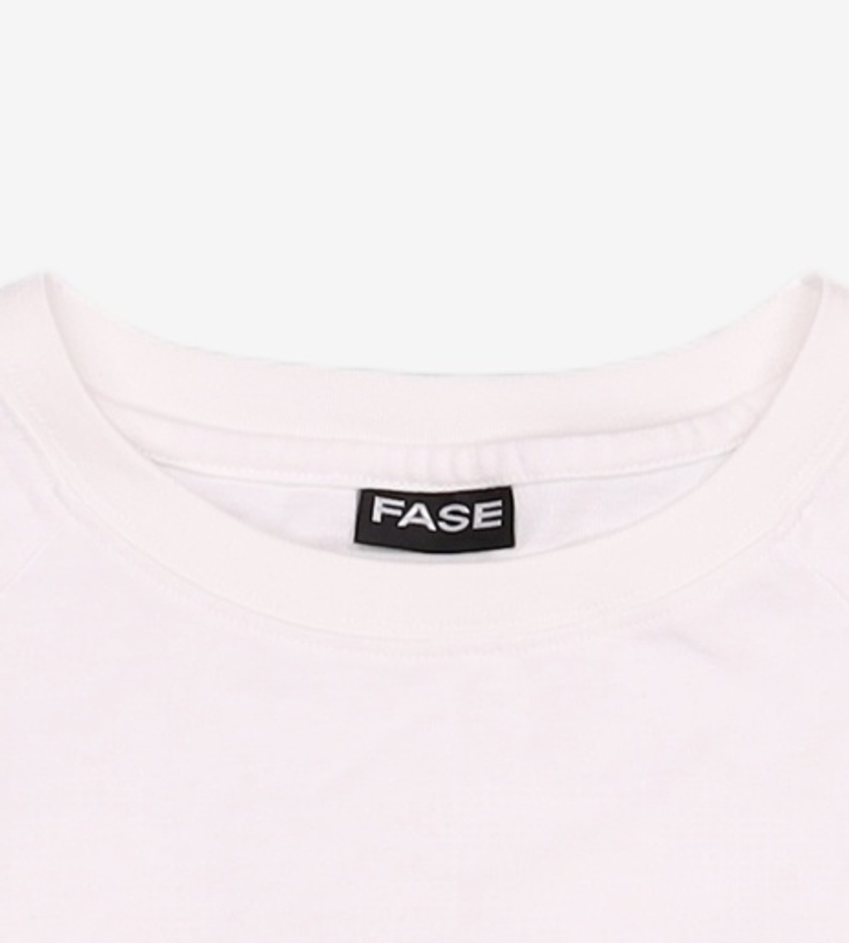 파세(FASE) 반소매 티셔츠 FREE