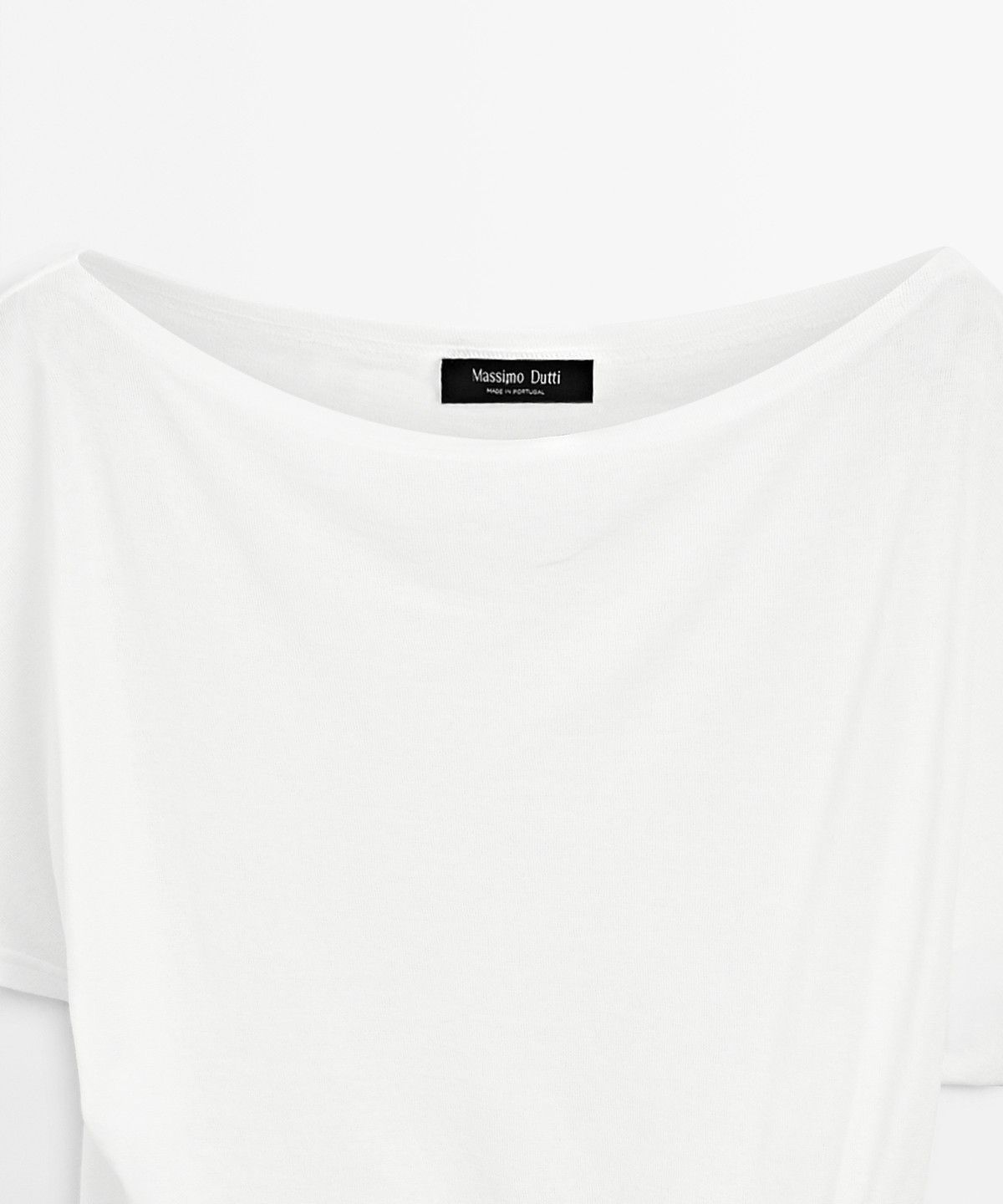 마시모두띠(MASSIMO DUTTI) 자수 디테일 비대칭 탑