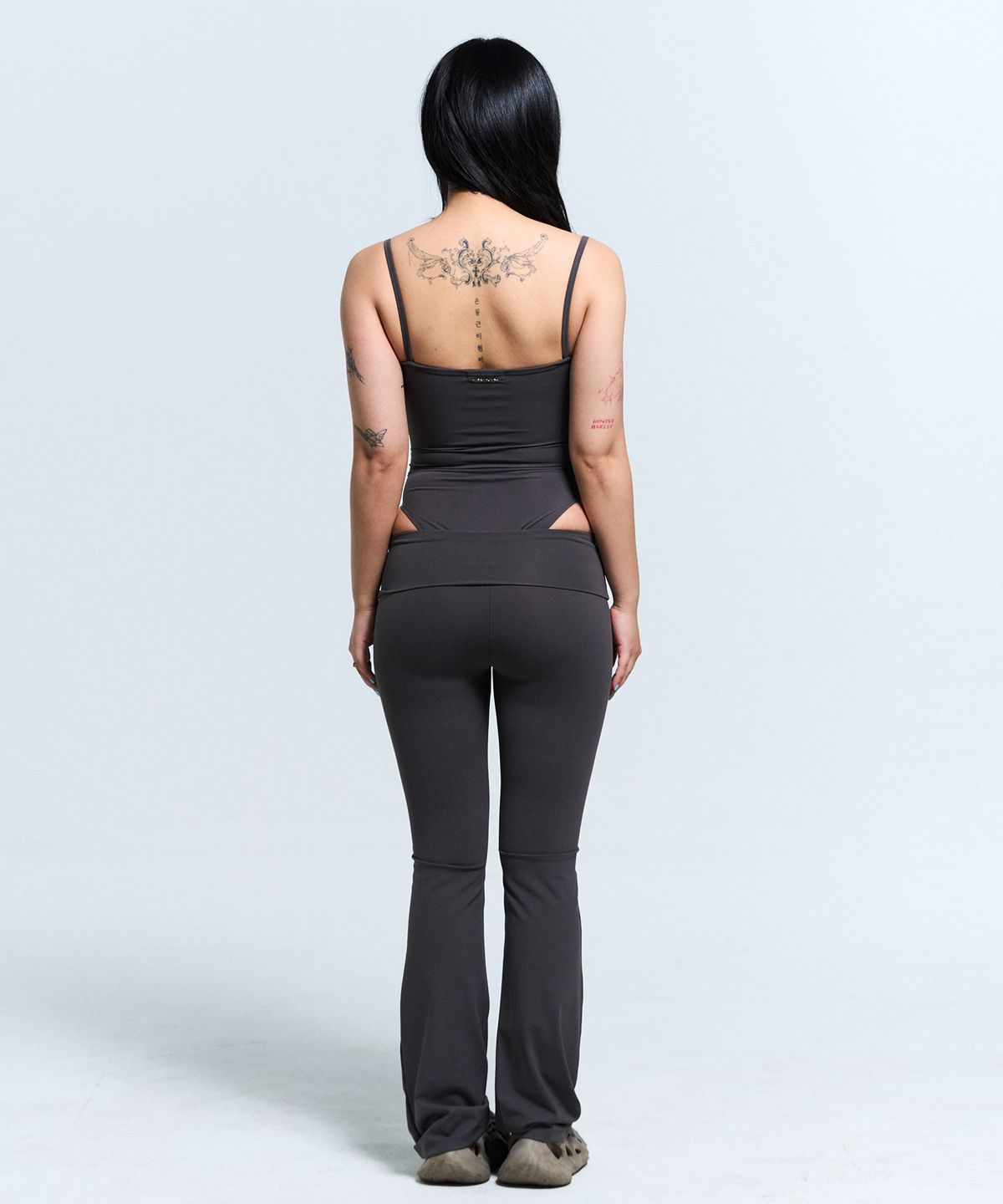 베이크먼데이(BAKEDMONDAY) [CHARCOAL] SKINA BODY PANTS