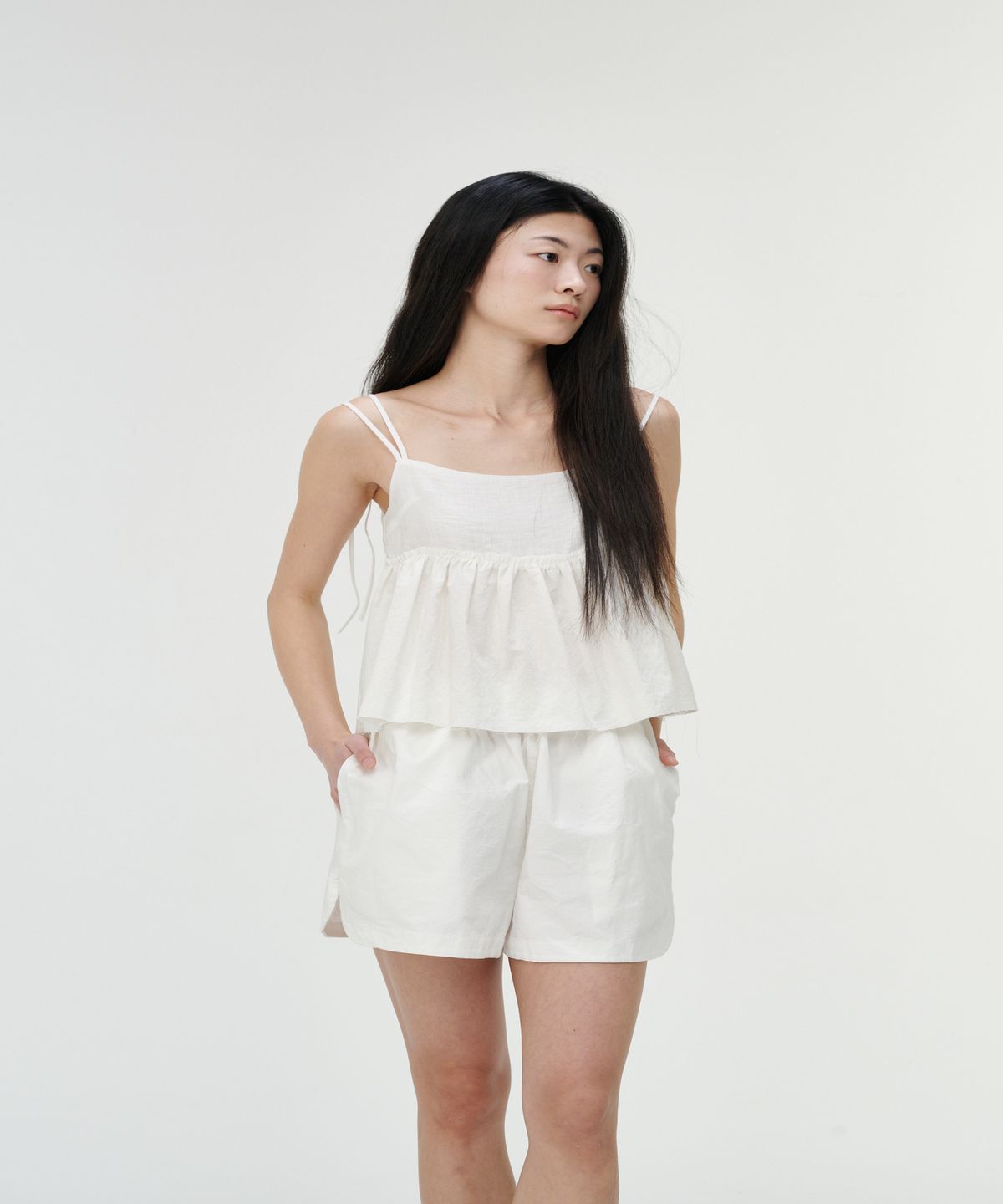 까롯(CARROTTE) Butter Cotton Slit Shorts, White