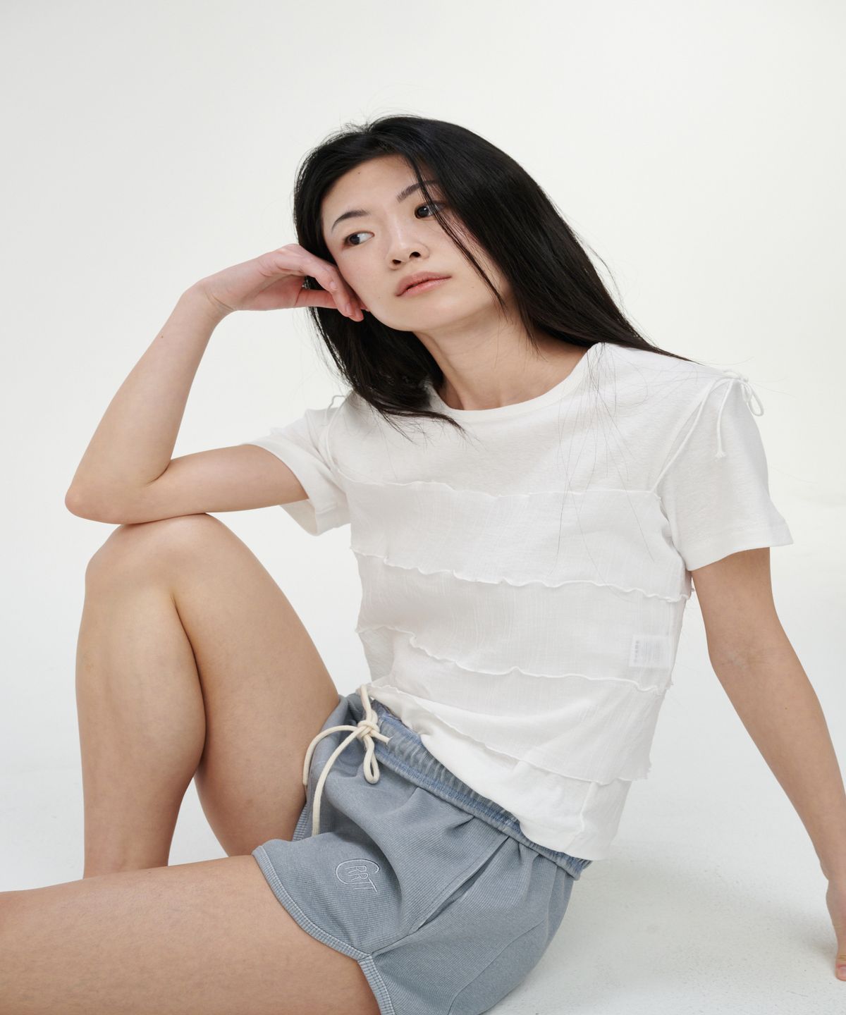 까롯(CARROTTE) Celeb Yoru Tiered Blouse, White