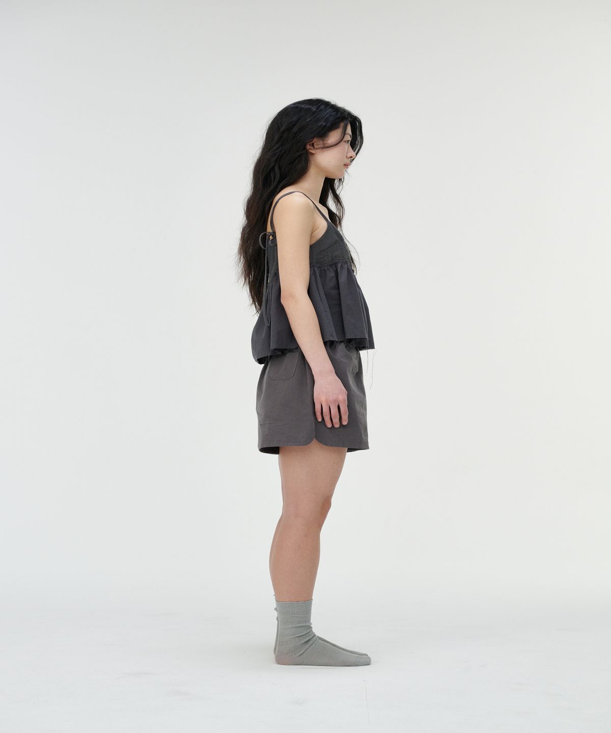 까롯(CARROTTE) Apel Frill Tencel Blouse, Charcoal