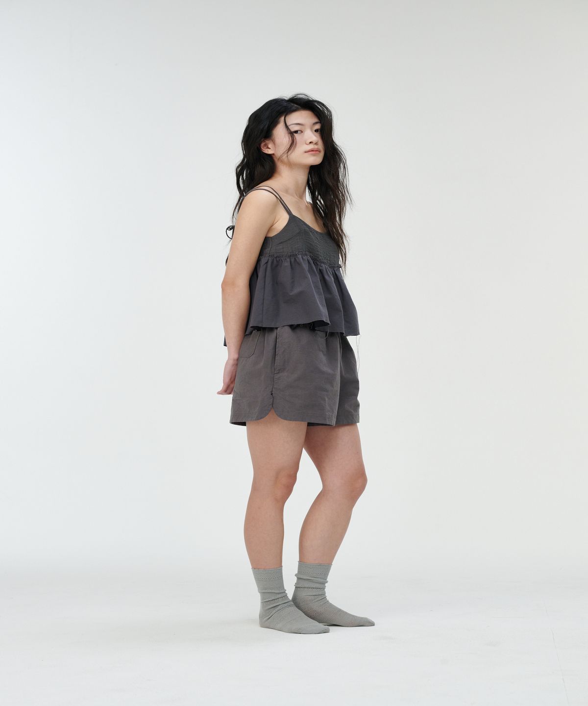 까롯(CARROTTE) Apel Frill Tencel Blouse, Charcoal