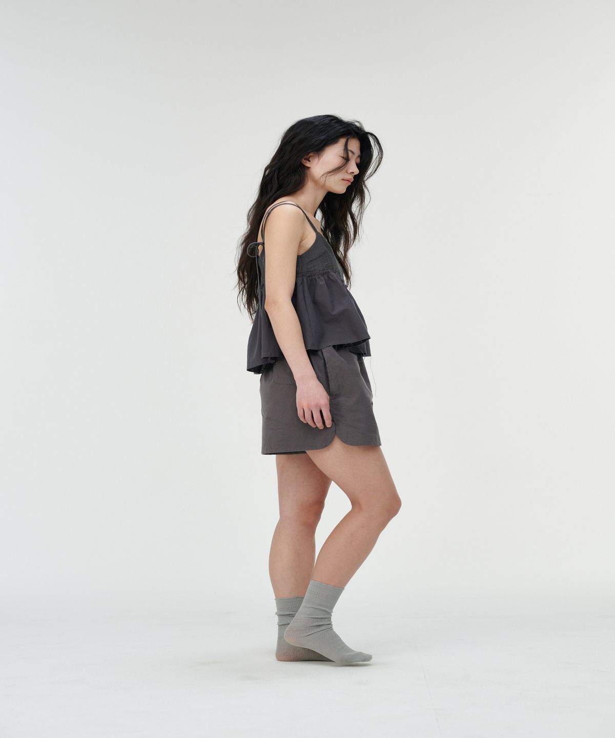 까롯(CARROTTE) Apel Frill Tencel Blouse, Charcoal