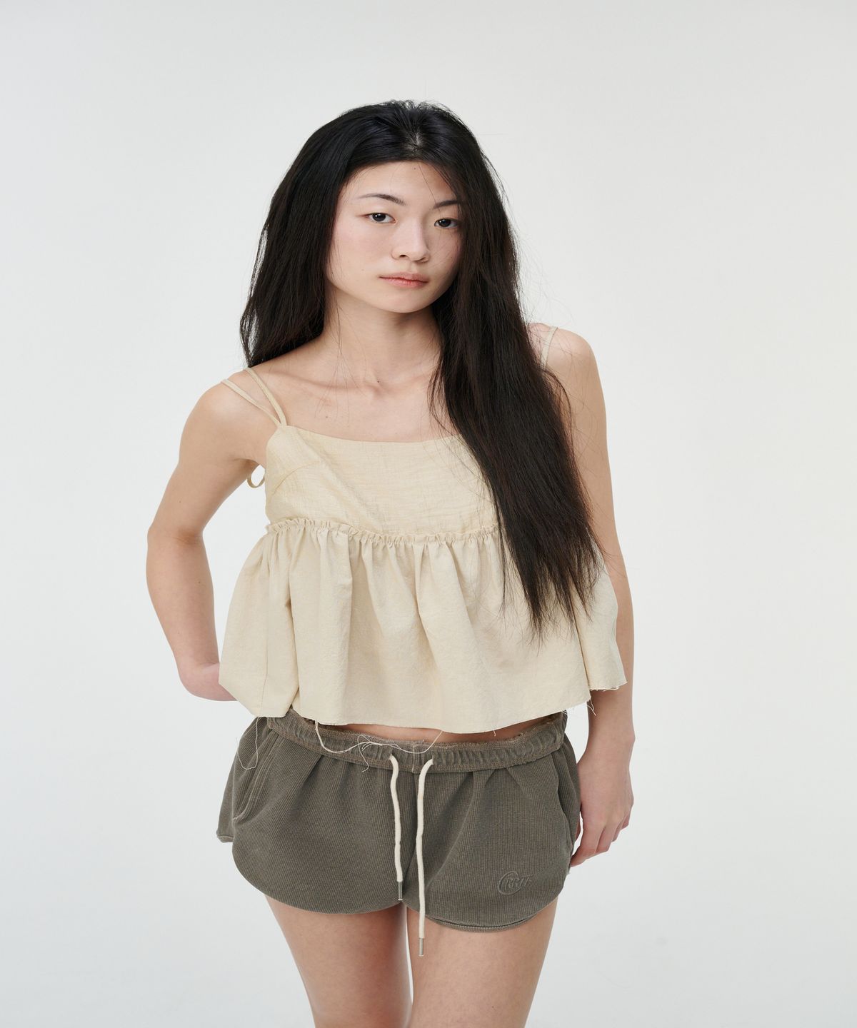 까롯(CARROTTE) Apel Frill Tencel Blouse, Beige