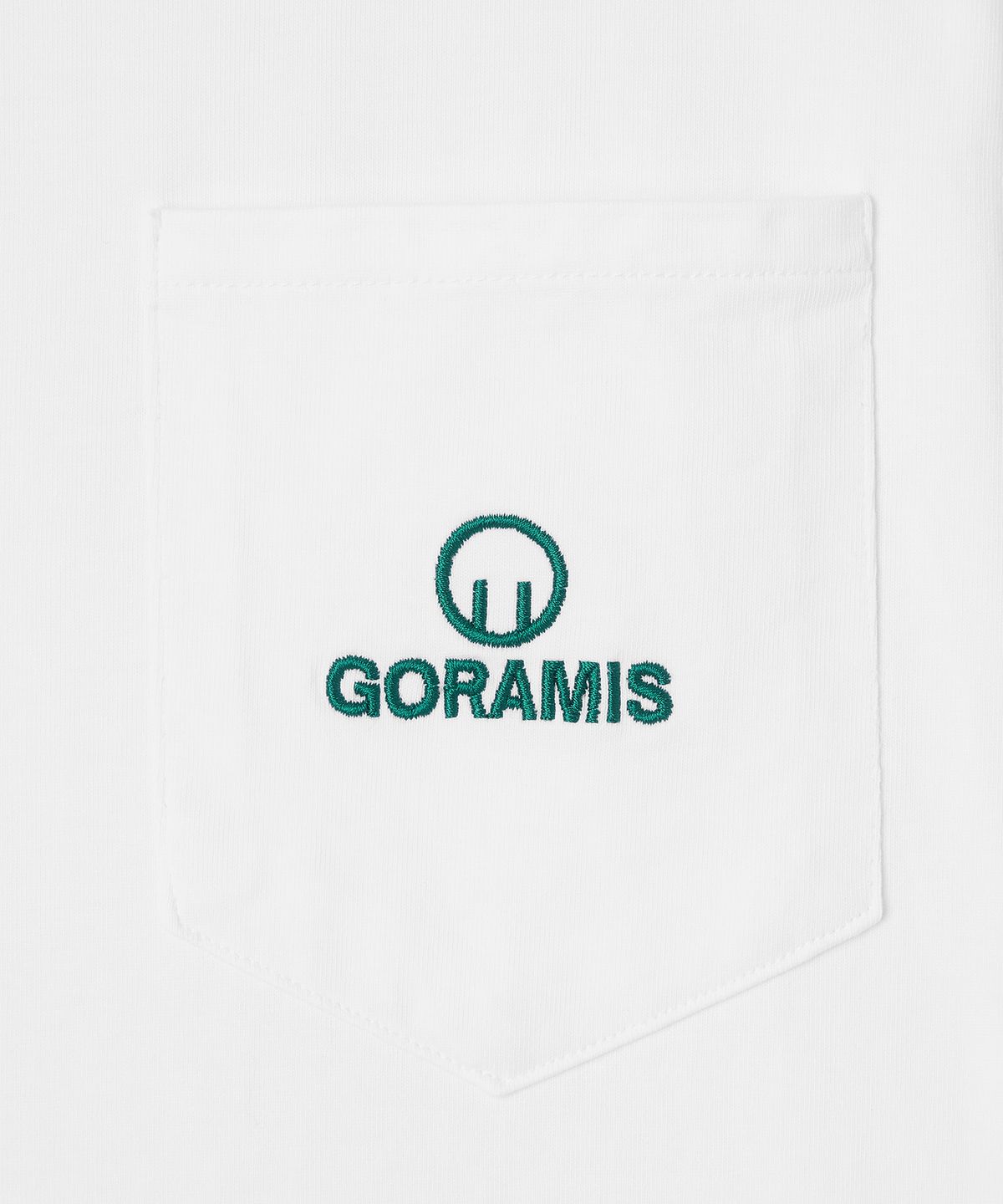 고라미스(GORAMIS) 포켓 로고 자수 반팔 티셔츠 [WHITE]