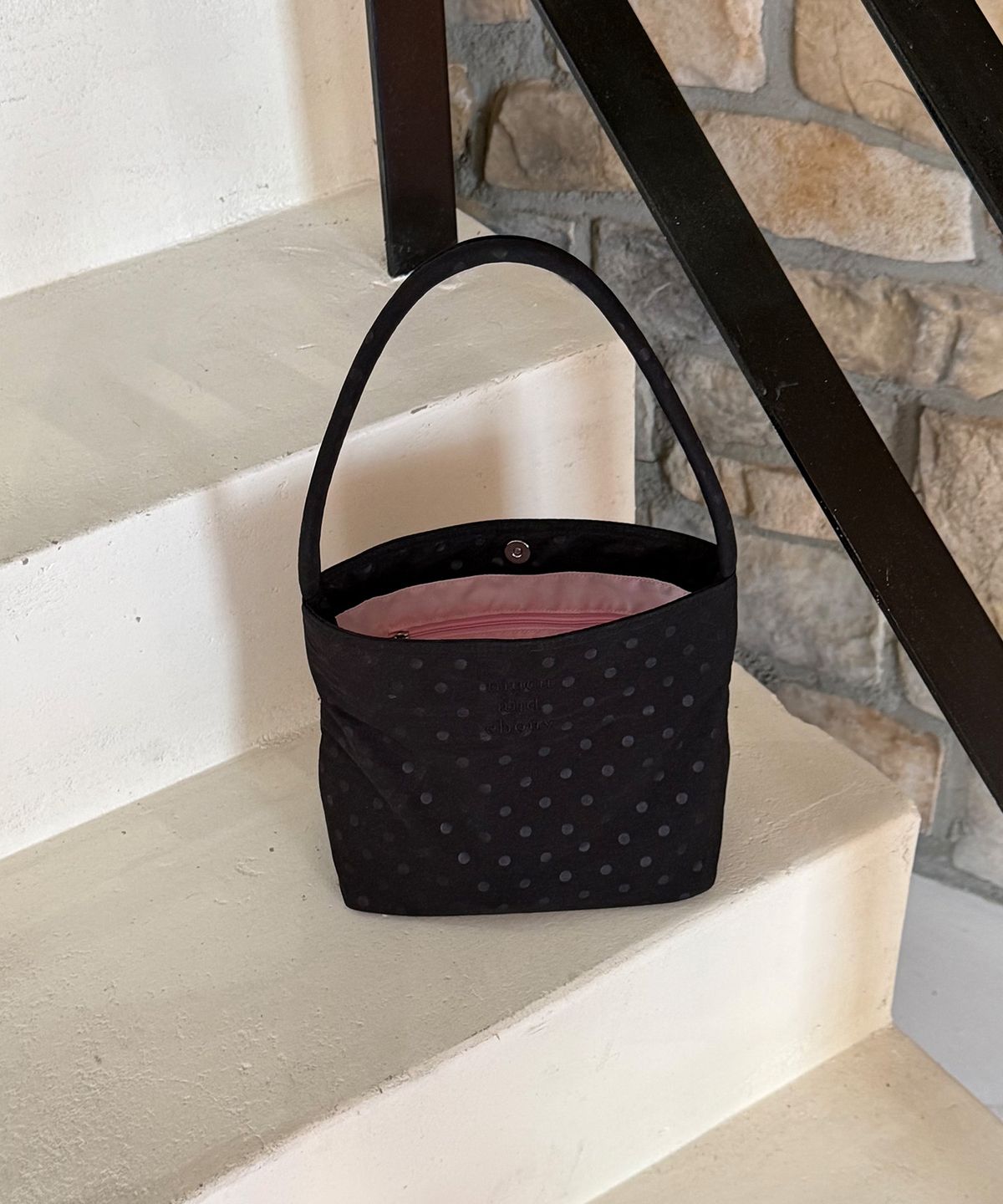 무쿠앤에보니(MUCU AND EBONY) Nearest Bag _ Dot Black