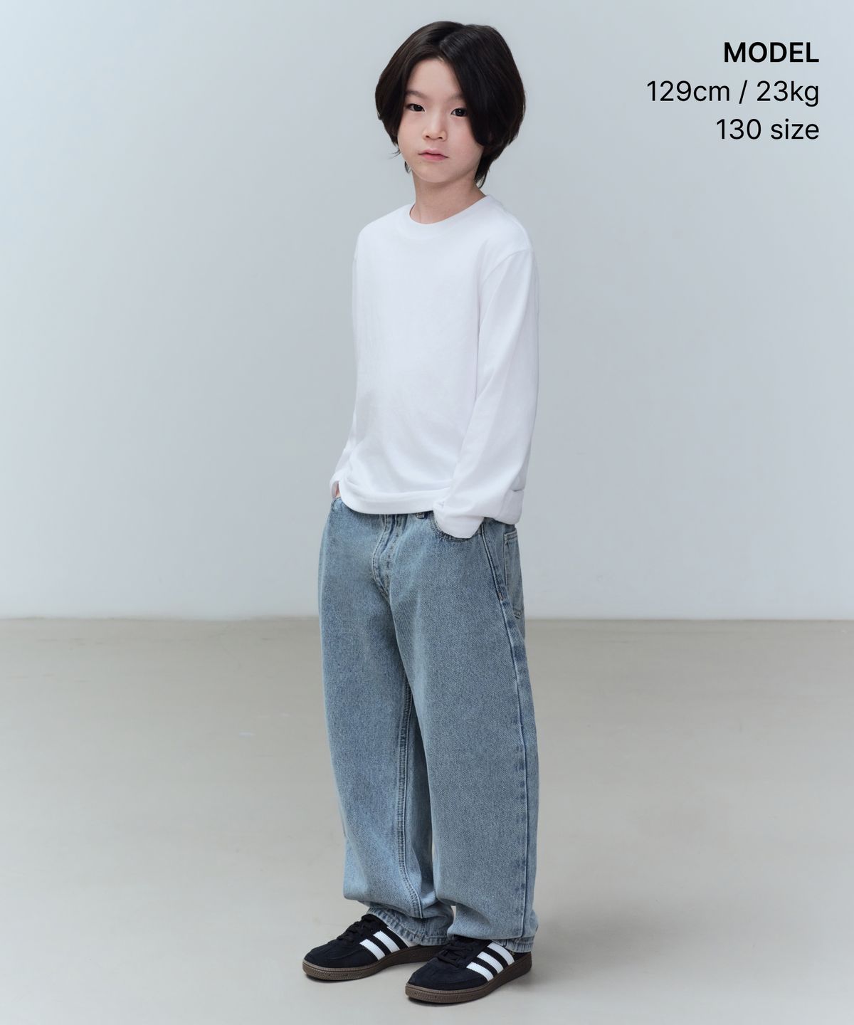 무신사 스탠다드 키즈(MUSINSA STANDARD KIDS) 커브드 데님 팬츠 [라이트 인디고]
