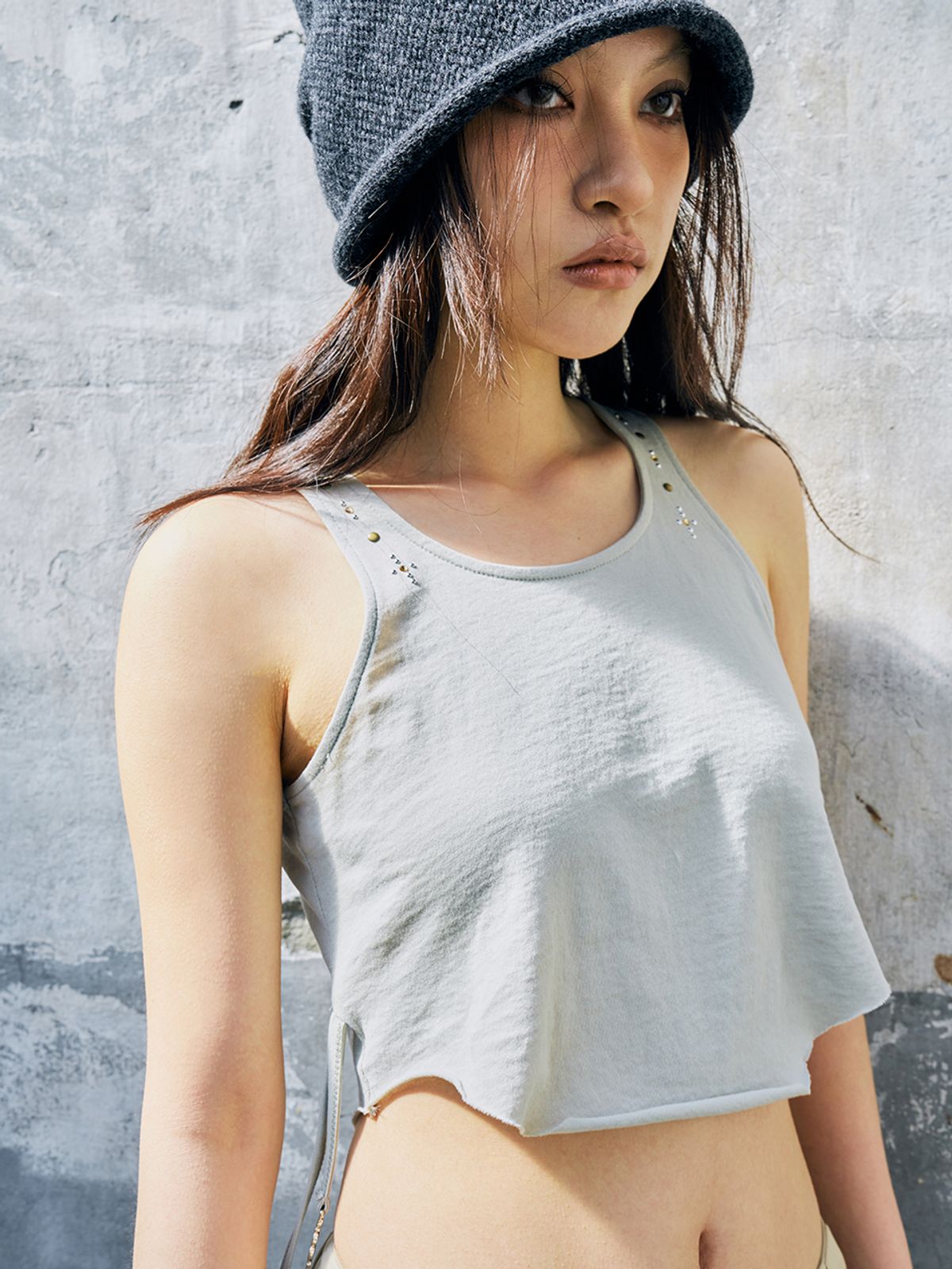 와이이이엘(YEEL) SIDE STRING TANK TOP KHAKI