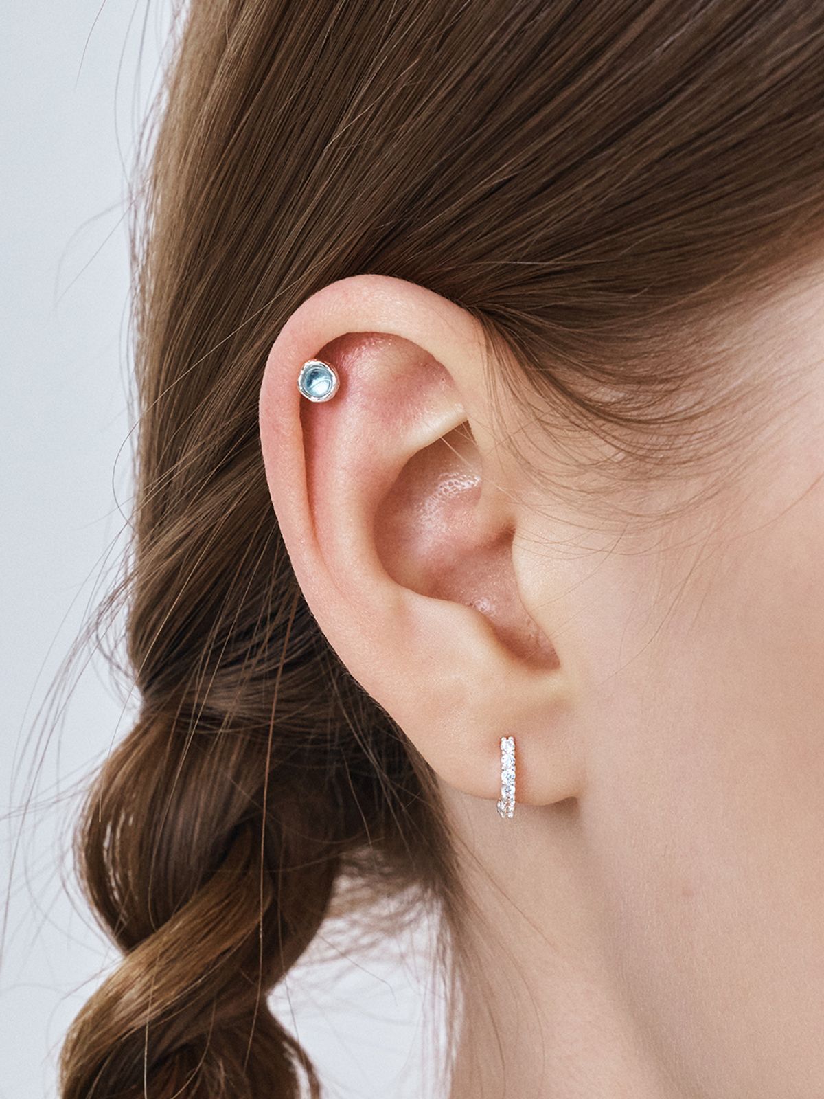 헤이(HEI) [sv925] half pave hoop earrings