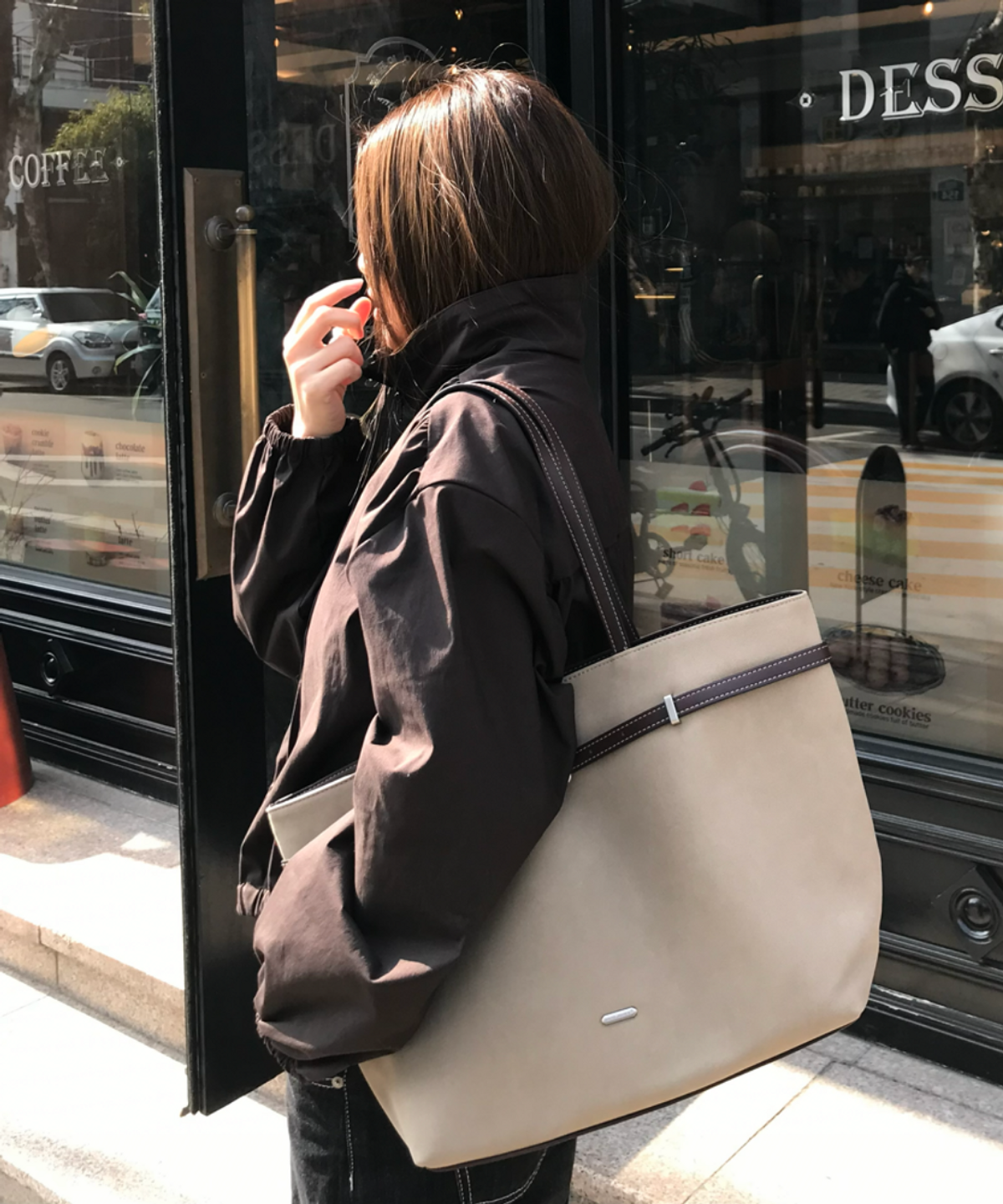 데이비드 존스(DAVID JONES) 바스티유 벨티드 쇼퍼 숄더 스웨이드 백_Apricot tan (CM8461)