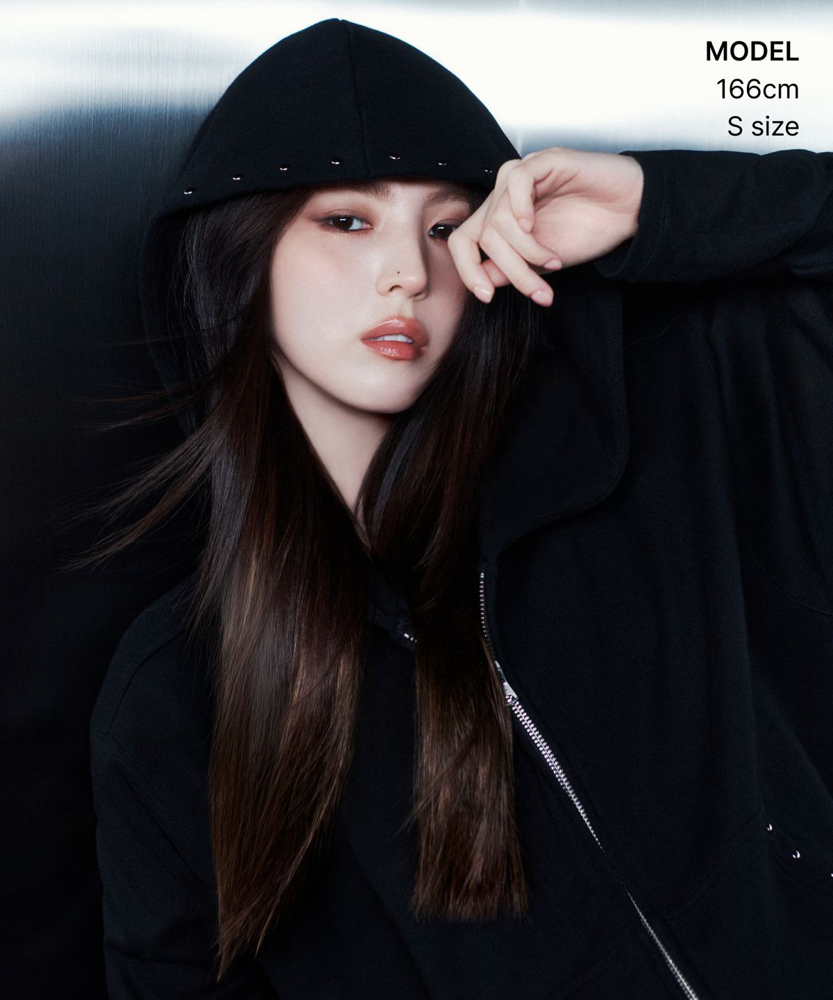 무신사 스탠다드 우먼(MUSINSA STANDARD WOMAN) 우먼즈 스터드 후디드 스웨트 집업 [블랙]