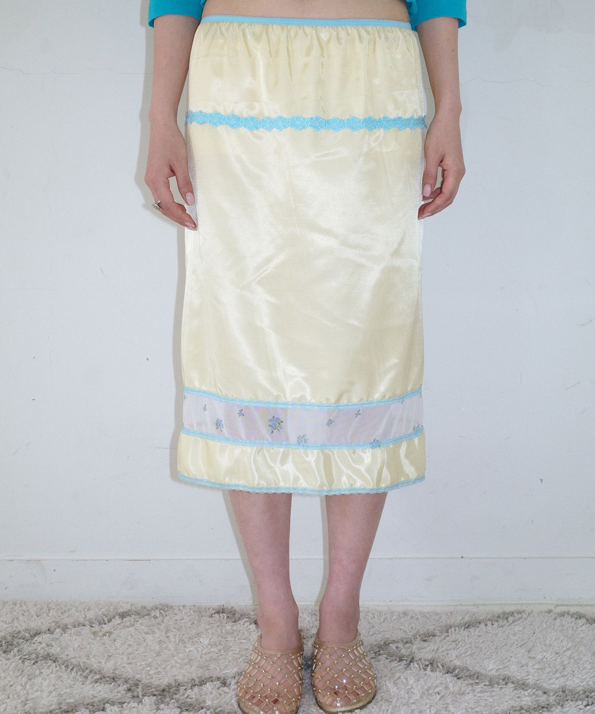 페이키(FAKIII) Flower satin skirt_LEMON YELLOW