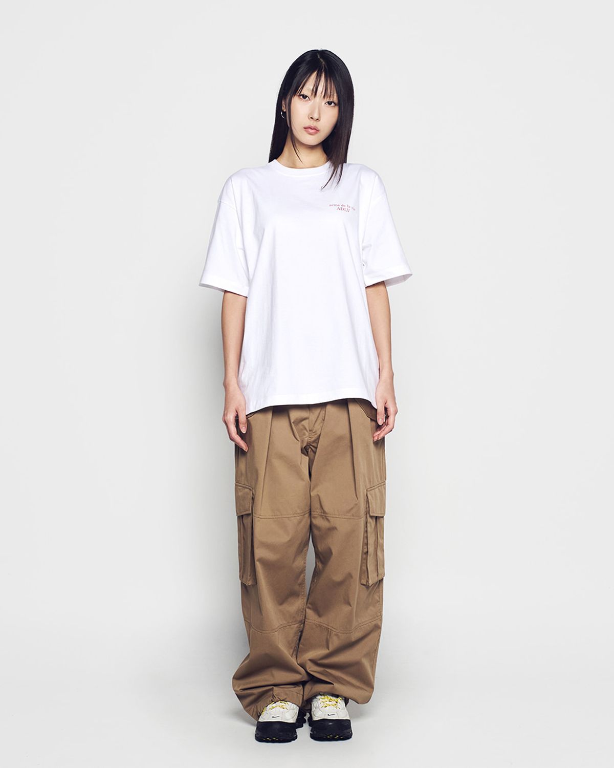 아크메드라비(ACME DE LA VIE) BASIC LOGO RED FONT SHORT SLEEVE T-SHIRT