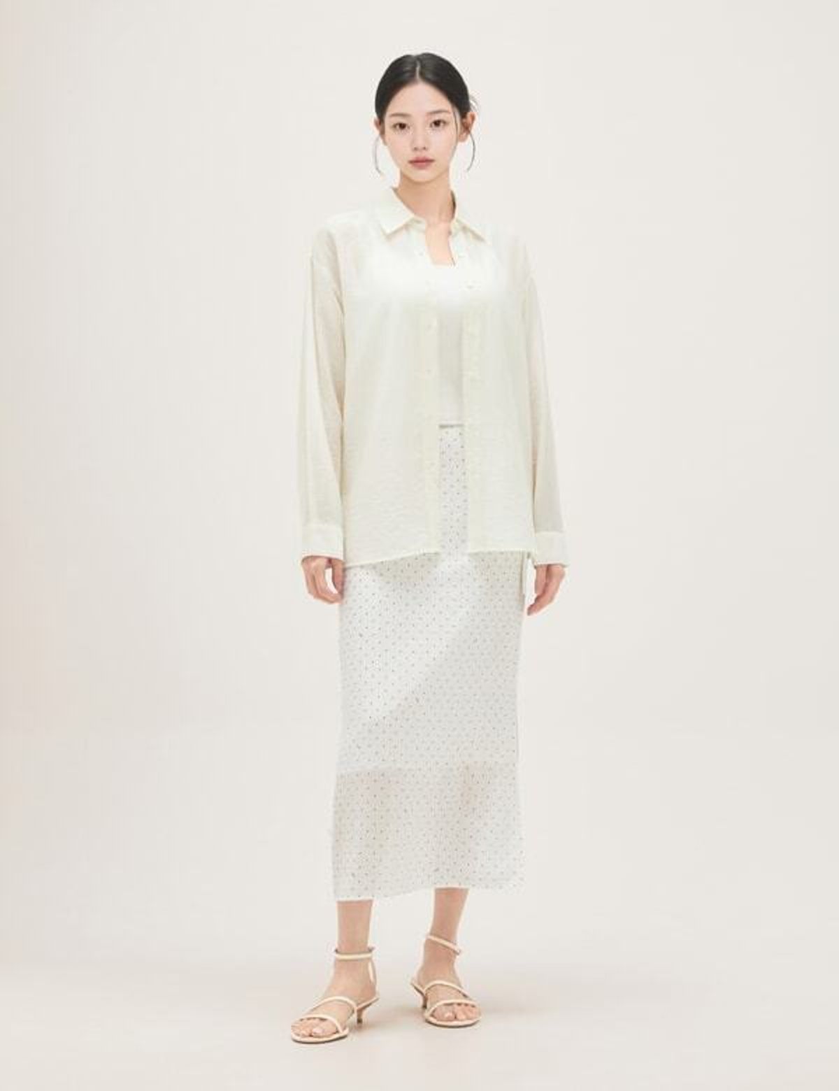 로엠(ROEM) RE 백 꼬임 셔츠 (RMYWG25R15) RMYWG37R16