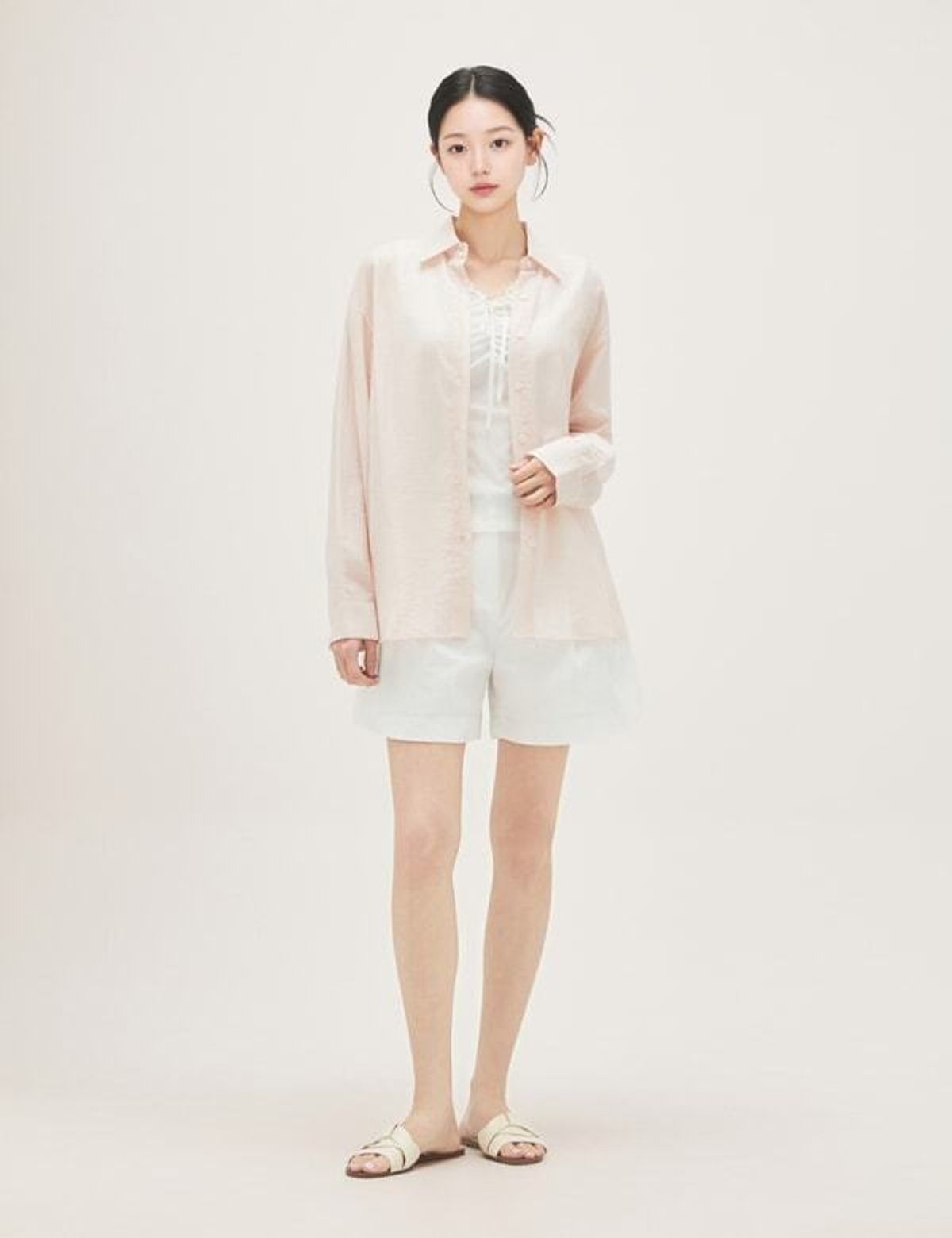 로엠(ROEM) RE 백 꼬임 셔츠 (RMYWG25R15) RMYWG37R16