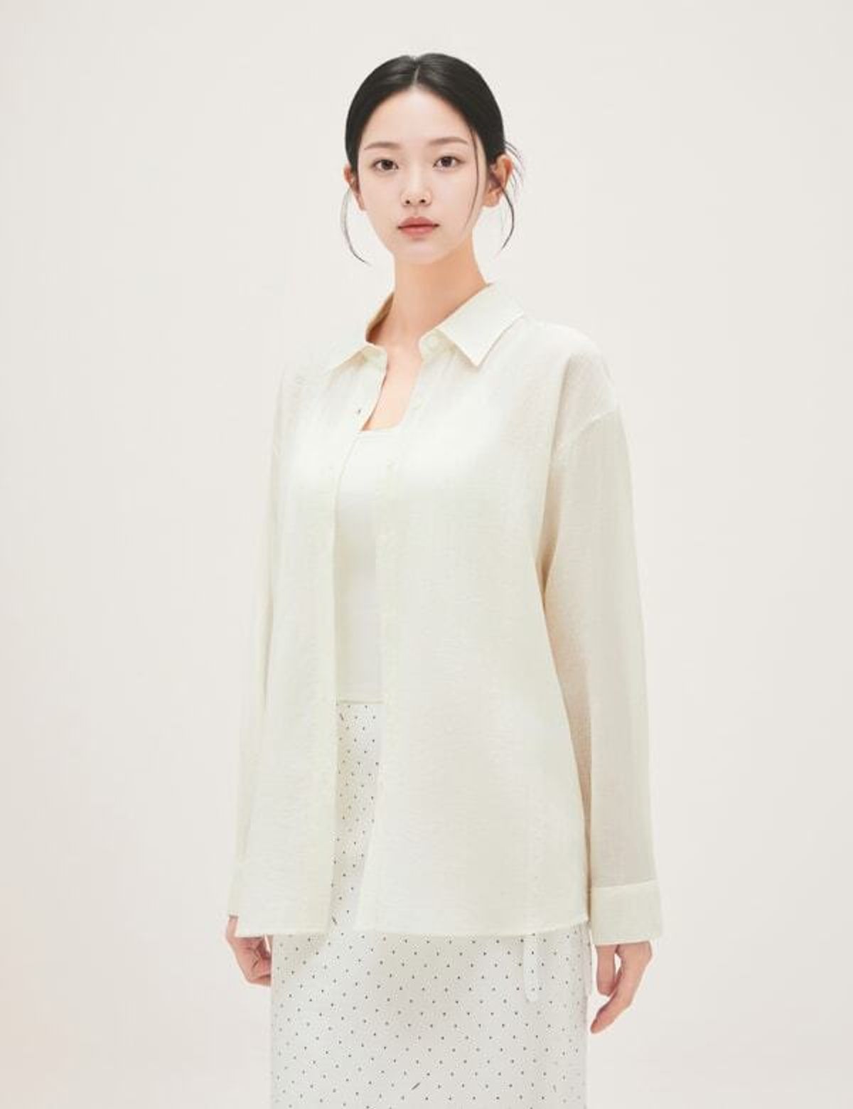로엠(ROEM) RE 백 꼬임 셔츠 (RMYWG25R15) RMYWG37R16