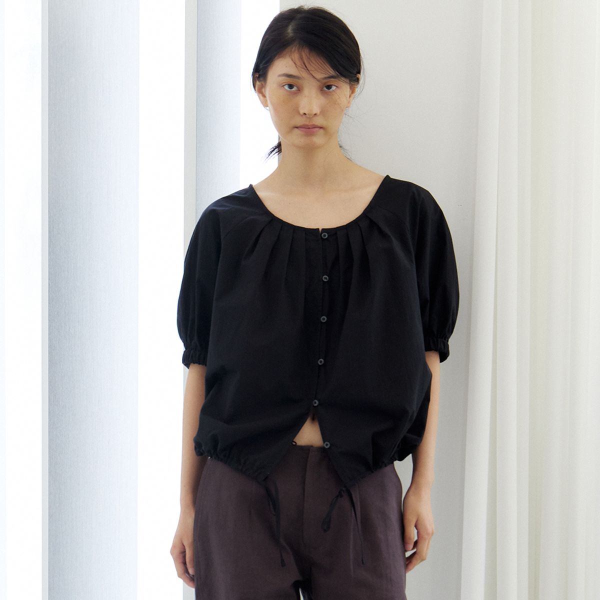 노우드(NOEUD) Two-way Shirring Blouse (Black)