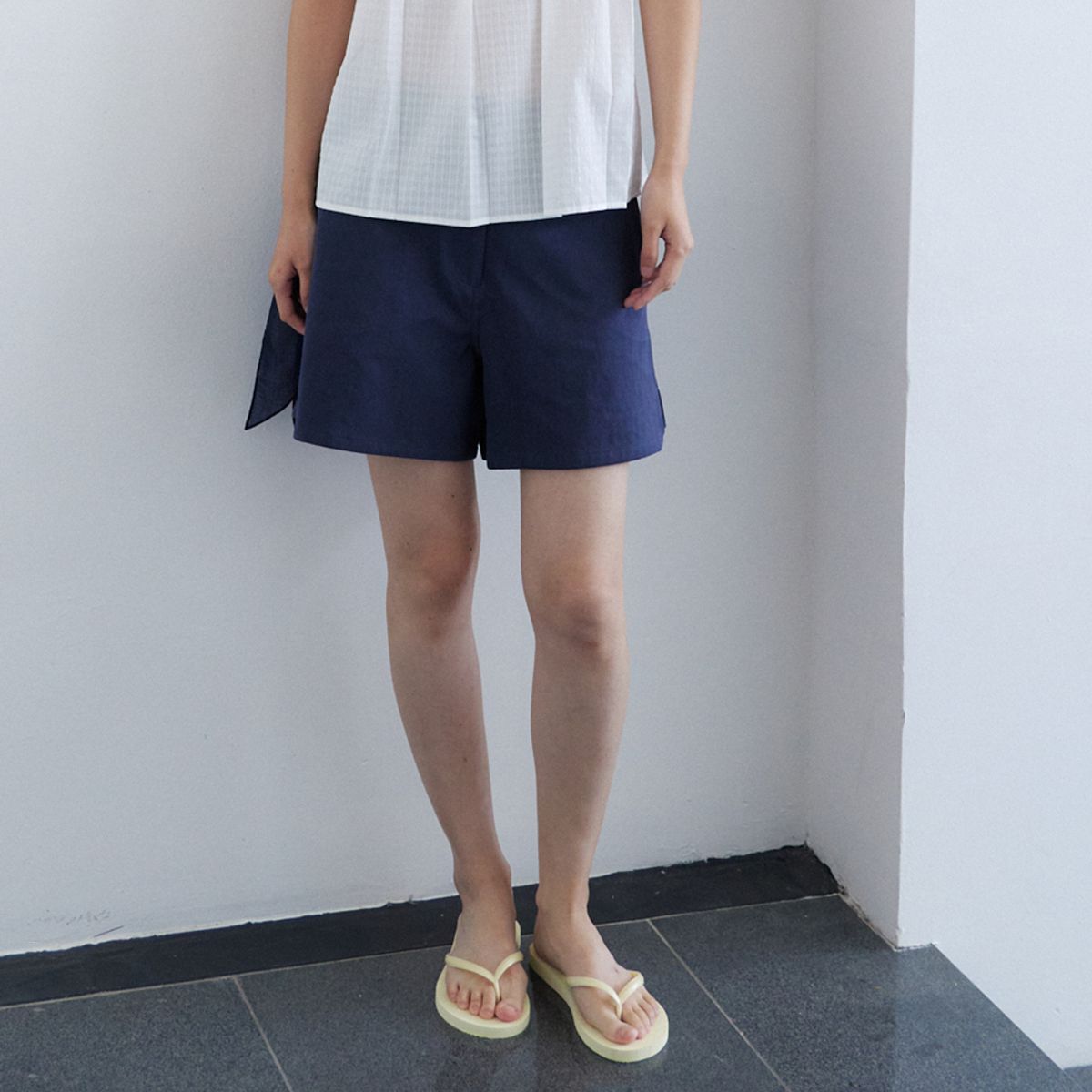 노우드(NOEUD) Side-Tab Shorts (Navy)
