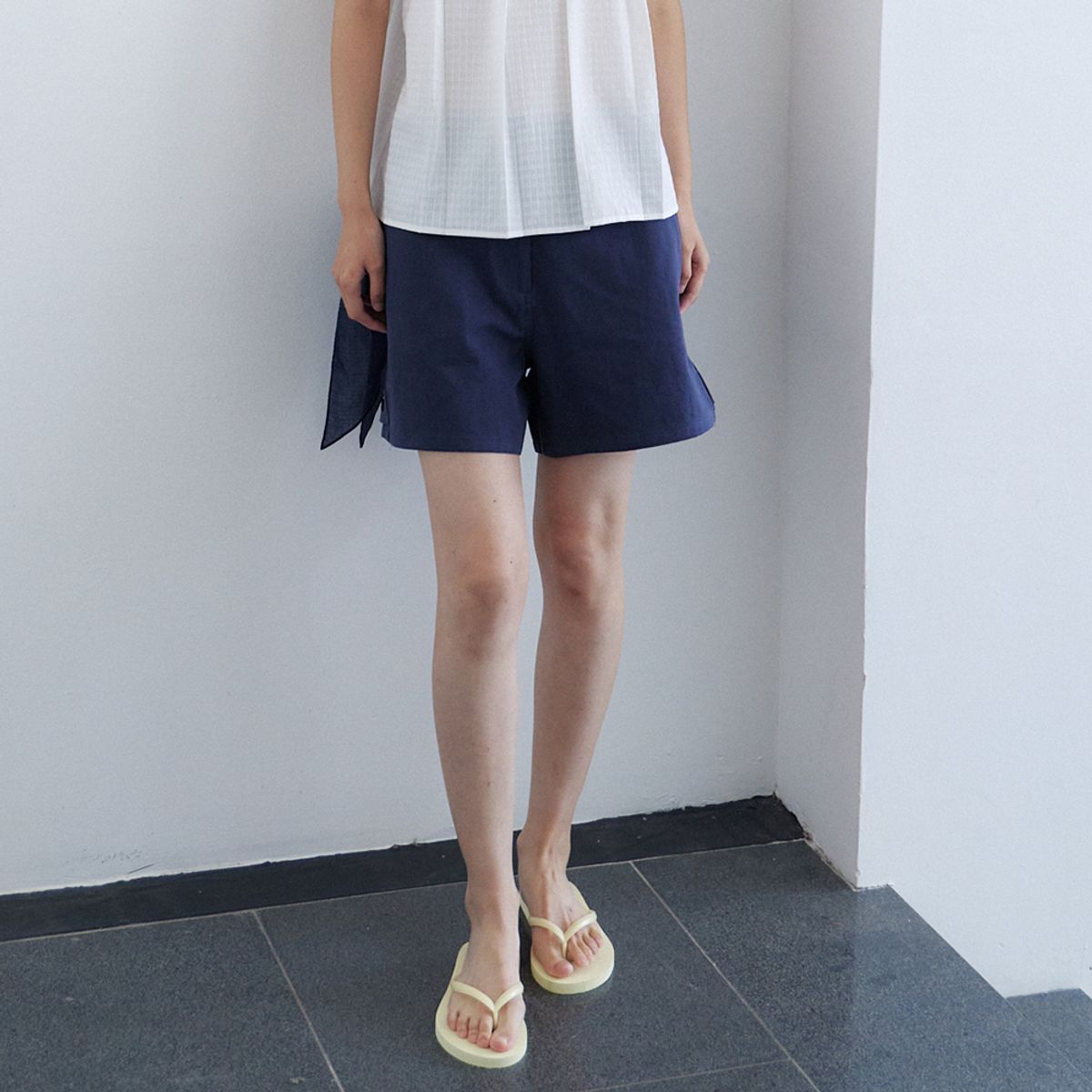 노우드(NOEUD) Side-Tab Shorts (Navy)