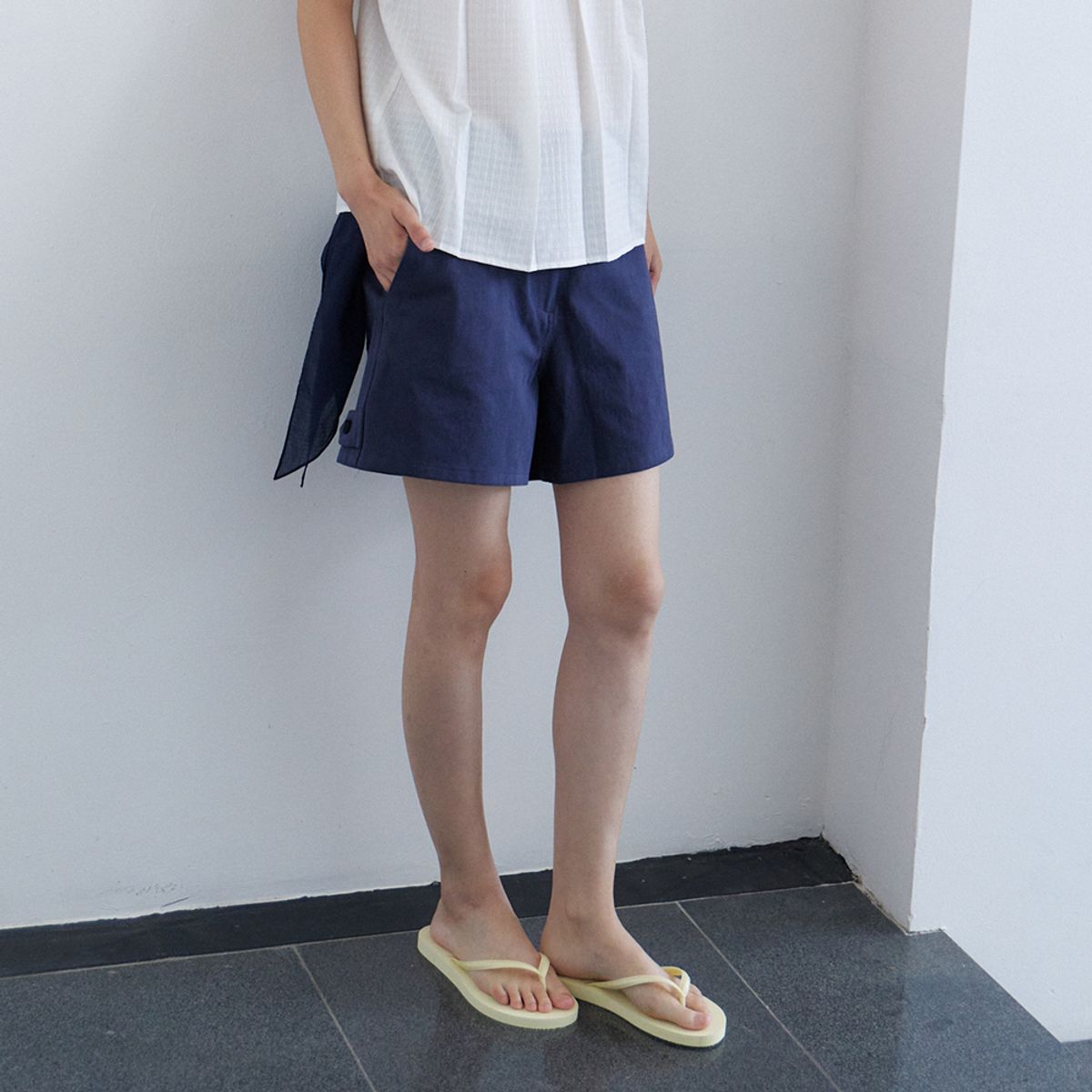 노우드(NOEUD) Side-Tab Shorts (Navy)