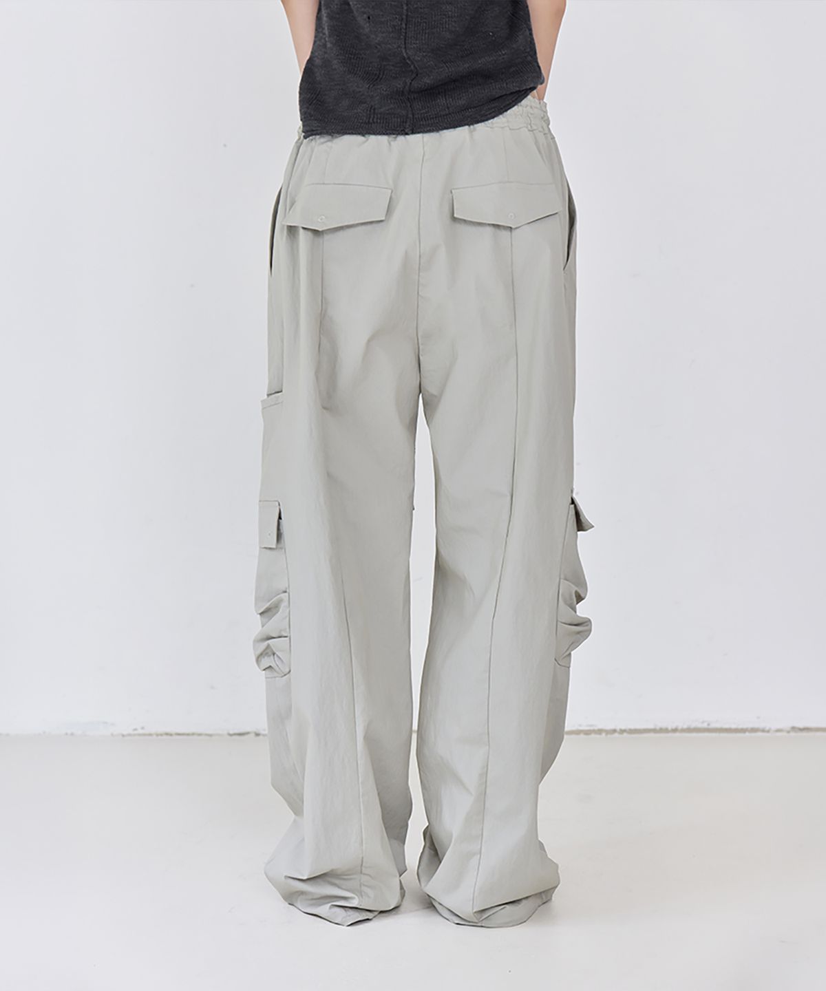 런던다다(LONDONDADA) Nylon Cargo String Hem Pants, GREIGE