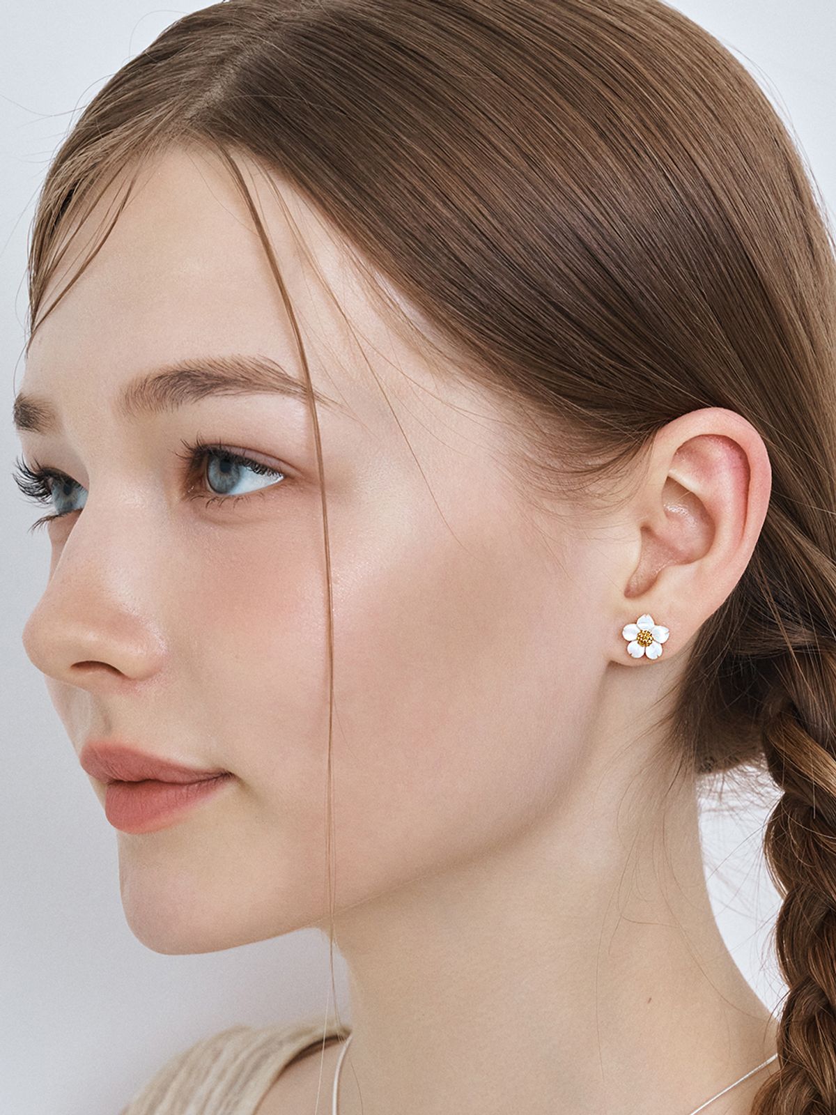 헤이(HEI) [sv925] mother-of-pearl blossom earrings