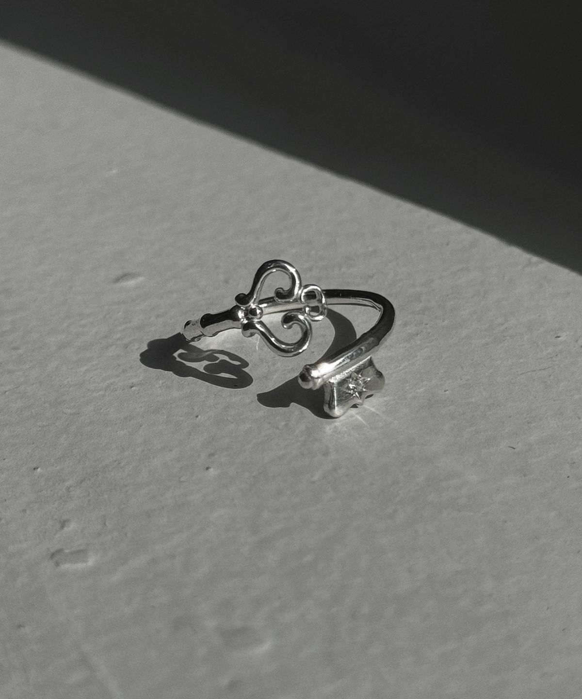 몽드린느(MONDELIGNE) Vestige key ring
