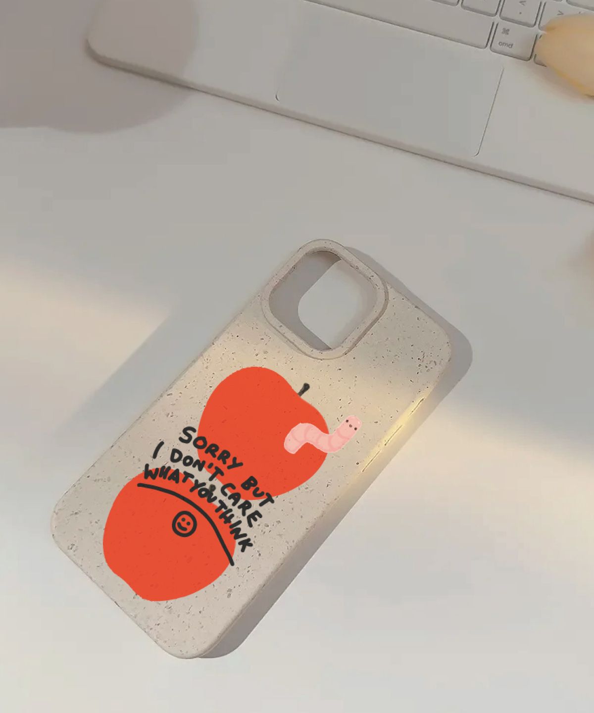 폴라올라(POLAROLA) 밀짚으로부터 유래한 폰케이스  apple worm