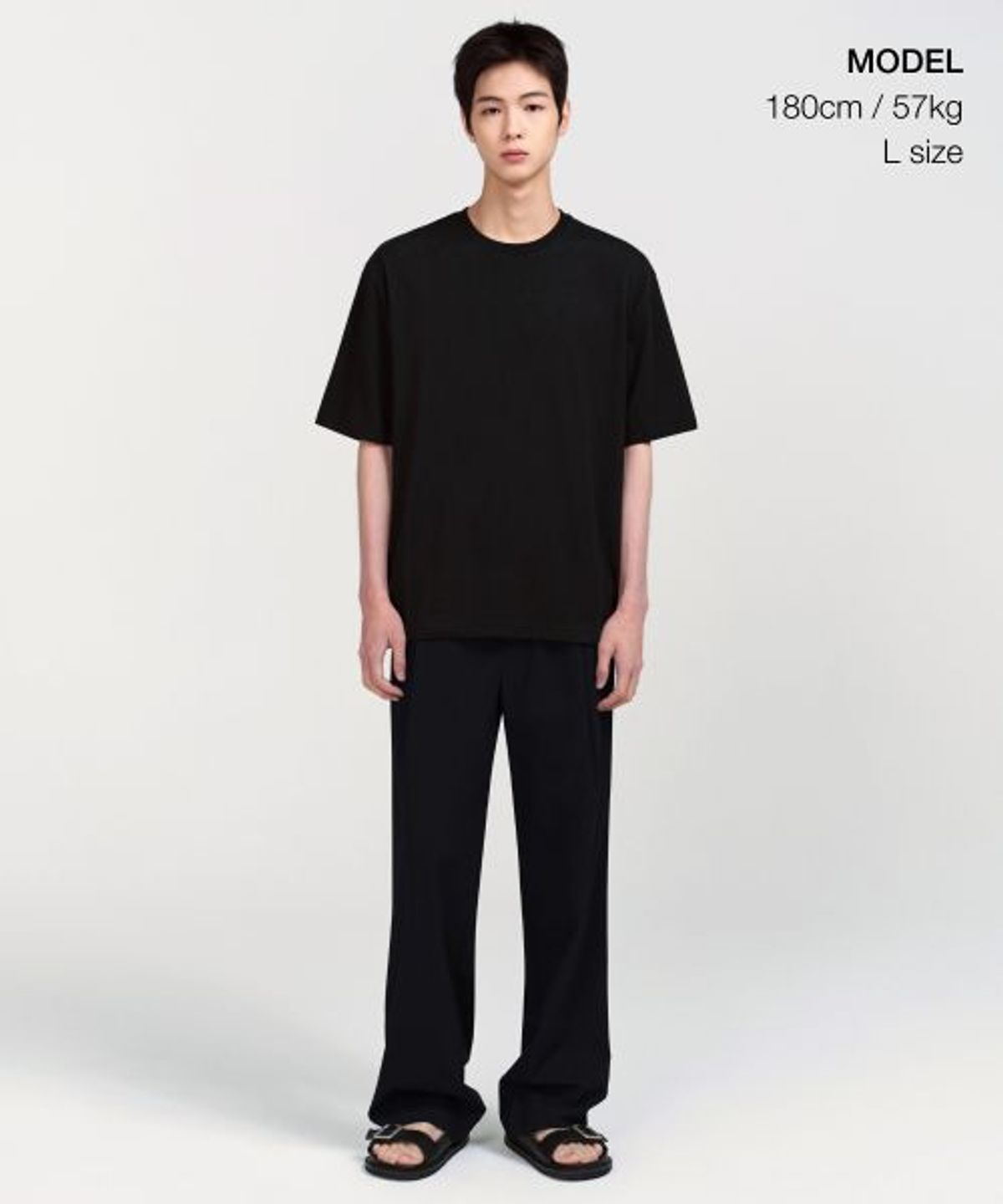 무신사 스탠다드(MUSINSA STANDARD) [쿨탠다드] 릴렉스 핏 크루 넥 티셔츠 [블랙]
