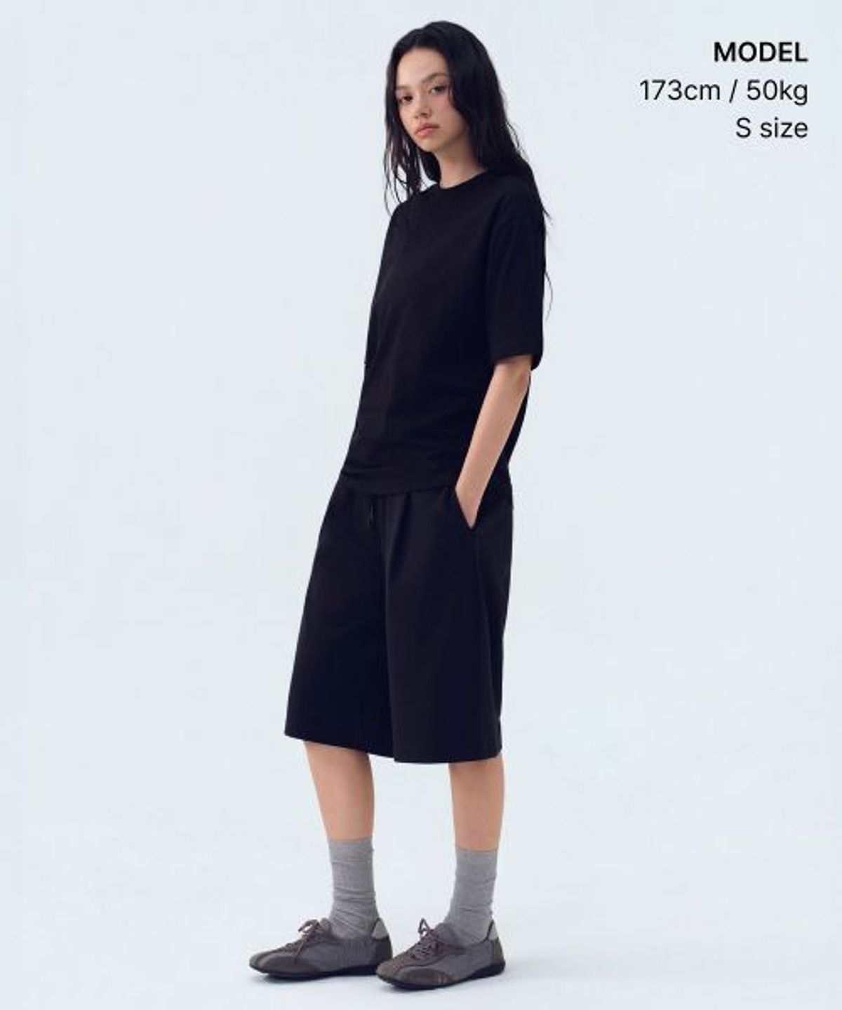 무신사 스탠다드(MUSINSA STANDARD) [쿨탠다드] 릴렉스 핏 크루 넥 티셔츠 [블랙]