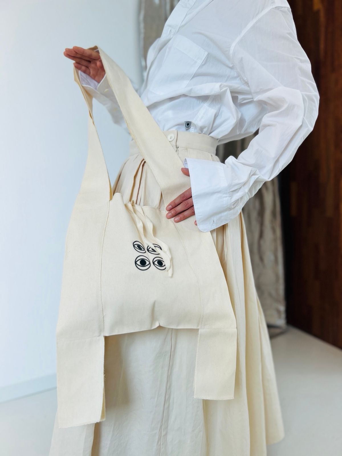룰라쿨라(LOOLA KOOLA) 룰라 런 에코백 S_아이보리