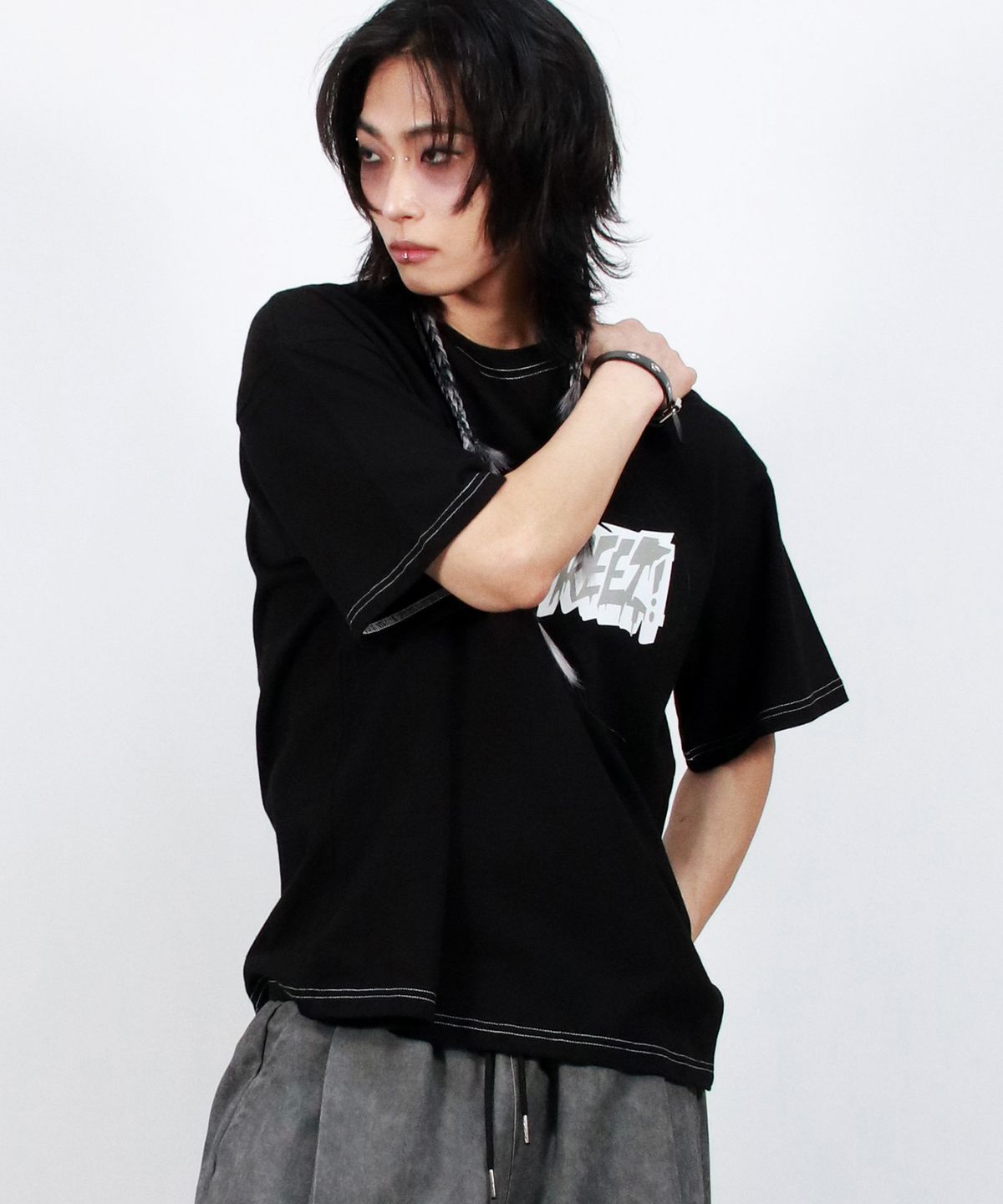 드마크(DEMARC) M text graffiti boxy short sleeve tee - Black