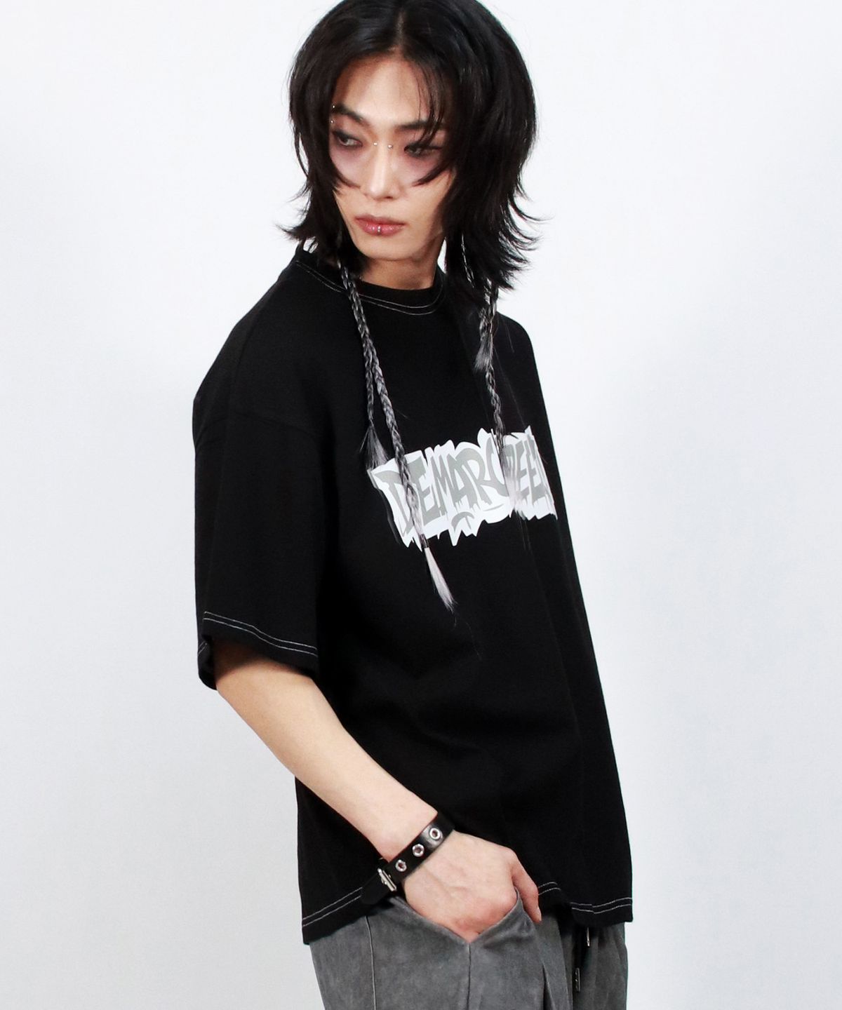 드마크(DEMARC) M text graffiti boxy short sleeve tee - Black