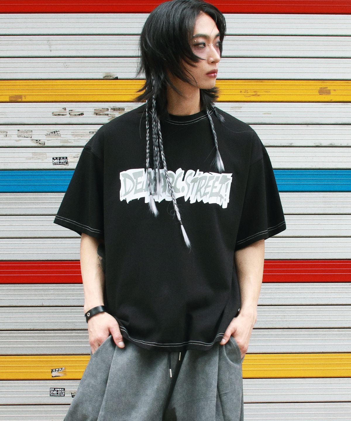 드마크(DEMARC) M text graffiti boxy short sleeve tee - Black