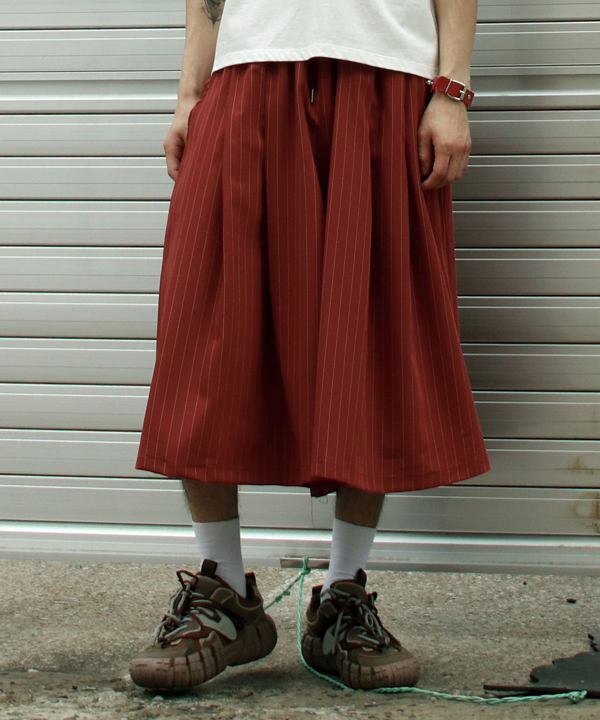 드마크(DEMARC) M Real wide two tuck stripe bumuda pants - burgundy