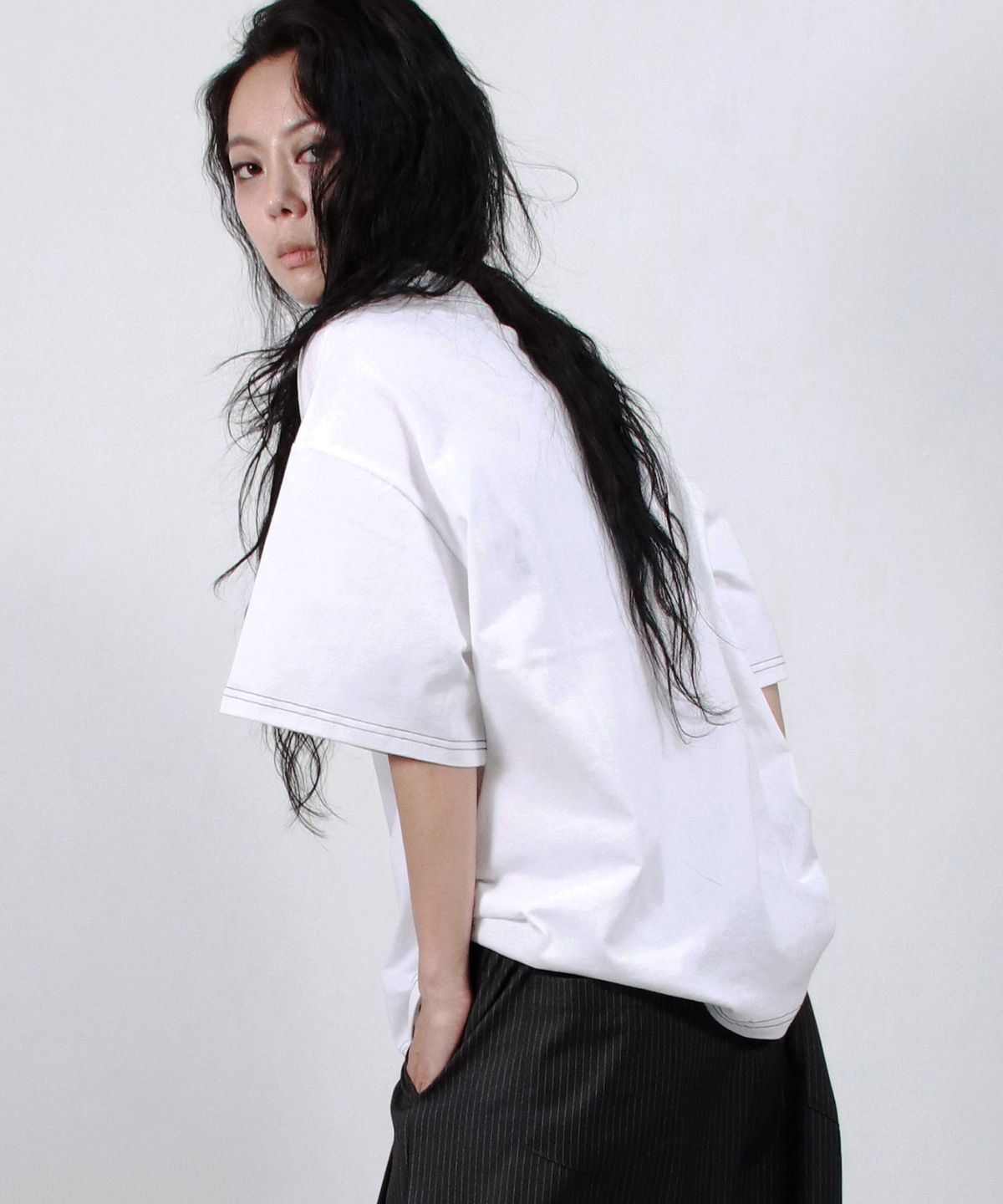 드마크(DEMARC) OUTSTITCH BOXY SHORT SLEEVE TEE - White