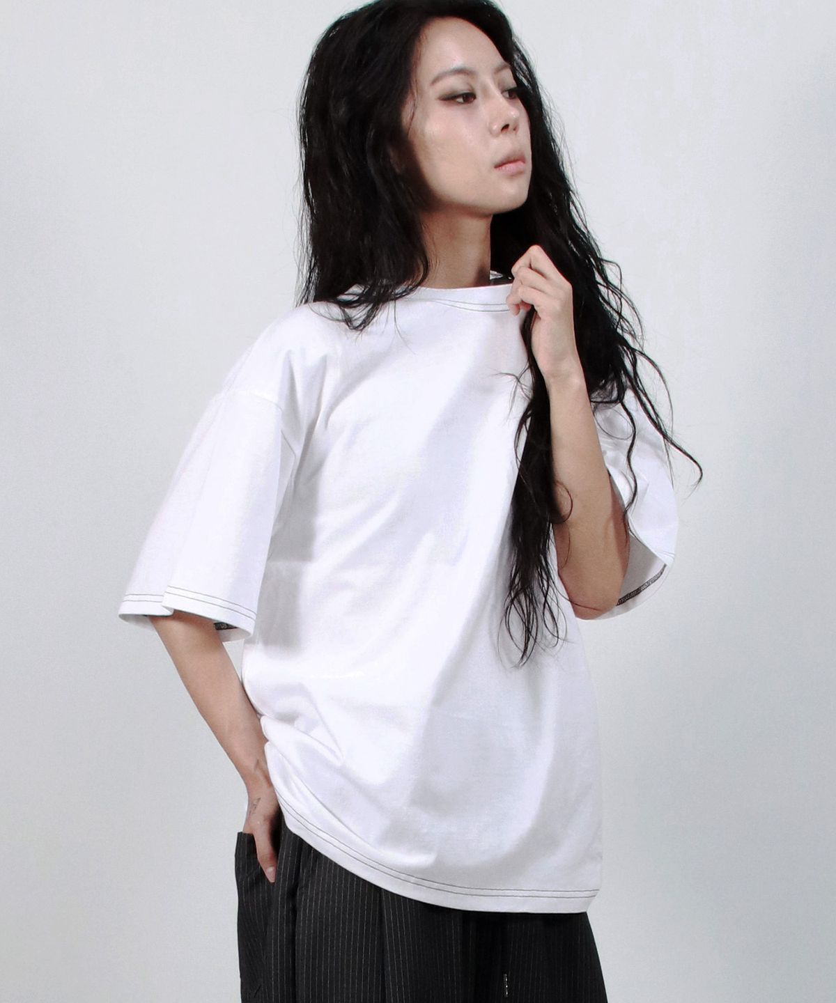 드마크(DEMARC) OUTSTITCH BOXY SHORT SLEEVE TEE - White