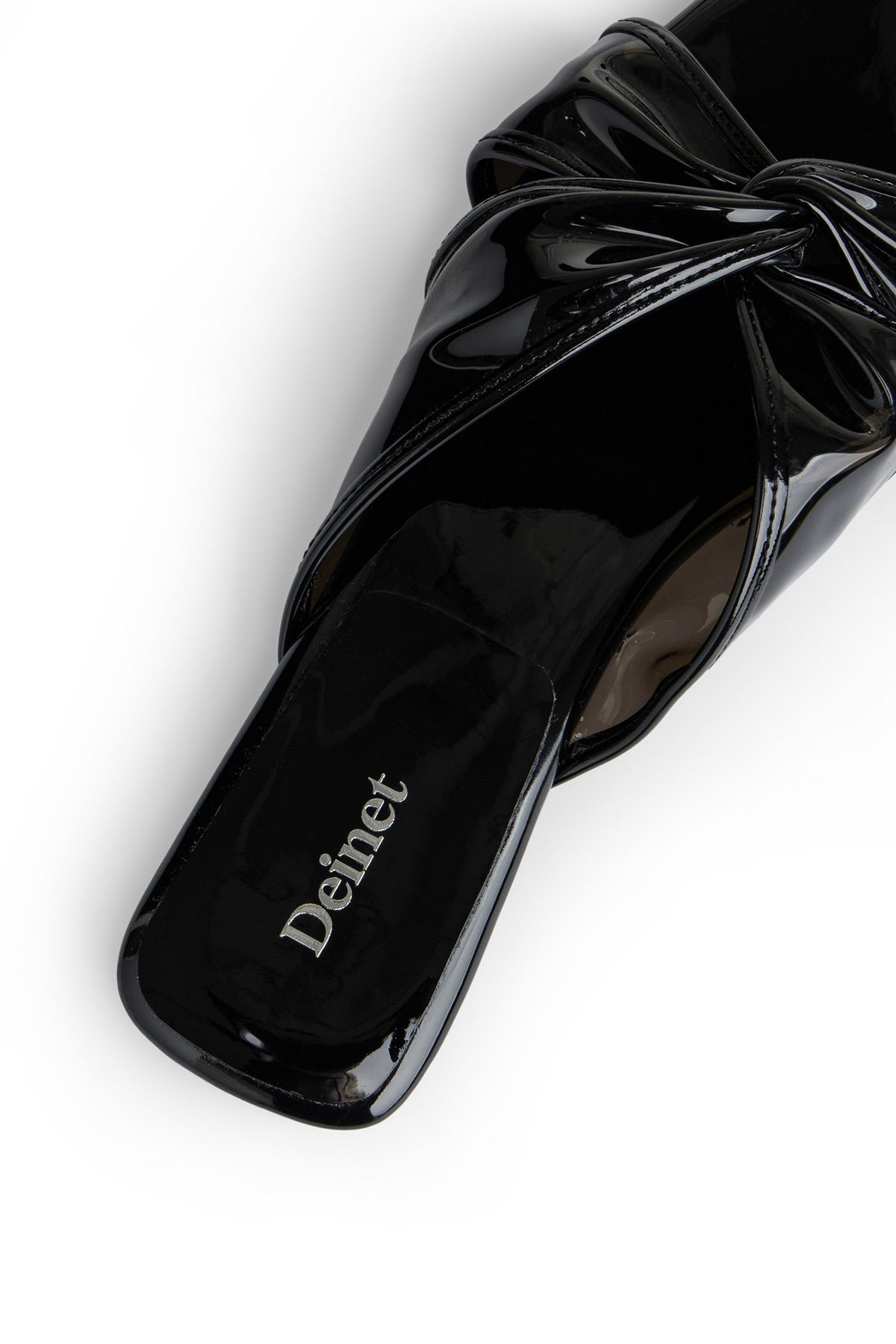 다이닛(DEINET) JELLY TWISTED SLIPPERS IN BLACK