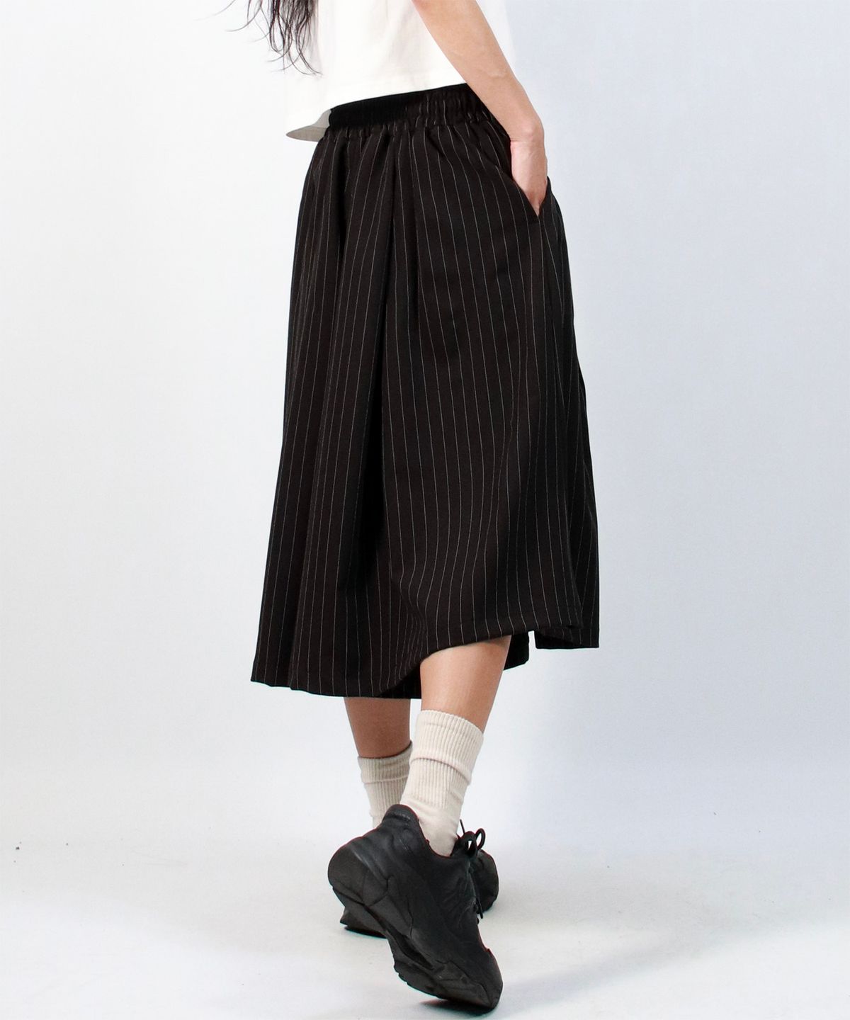 드마크(DEMARC) Real wide two tuck stripe bumuda pants - Black
