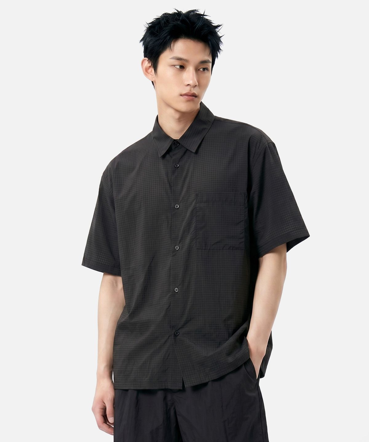 언더오프(UNDEROFF) 라이트웨이트 립스탑 나일론 하프 셔츠 블랙