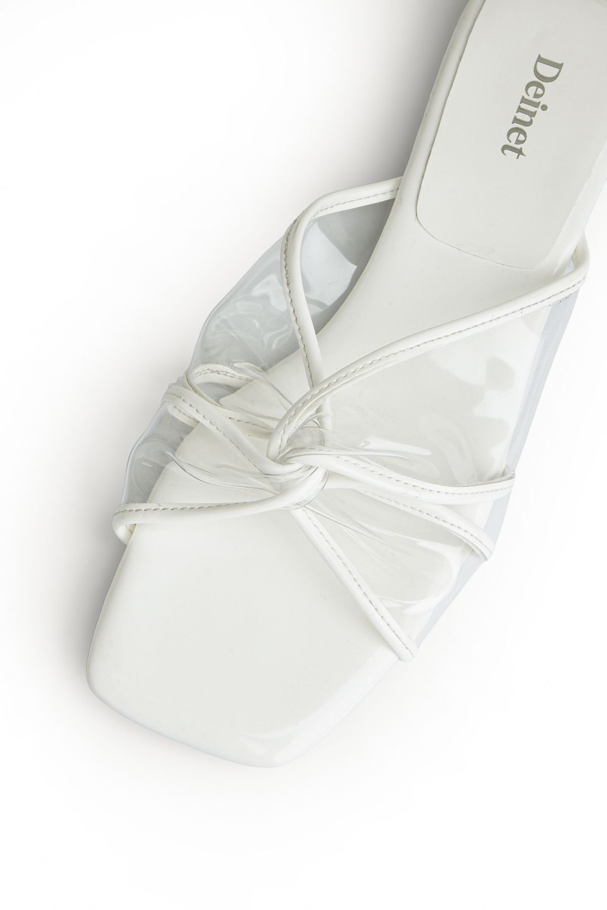 다이닛(DEINET) JELLY TWISTED SLIPPERS IN WHITE