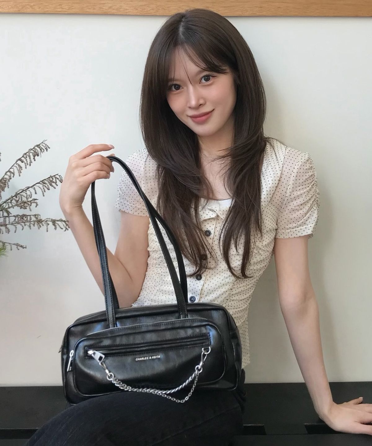 찰스앤키스(CHARLES & KEITH) 앳우드 체인 엘롱게이티드 숄더백 CK2-20671897