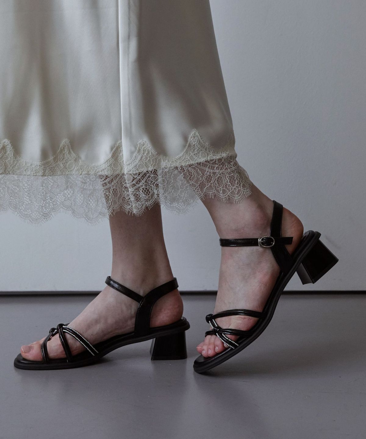 스퍼(SPUR) Camila Double Strap Sandal 스트랩 샌들 5cm -WS9041 (2color)