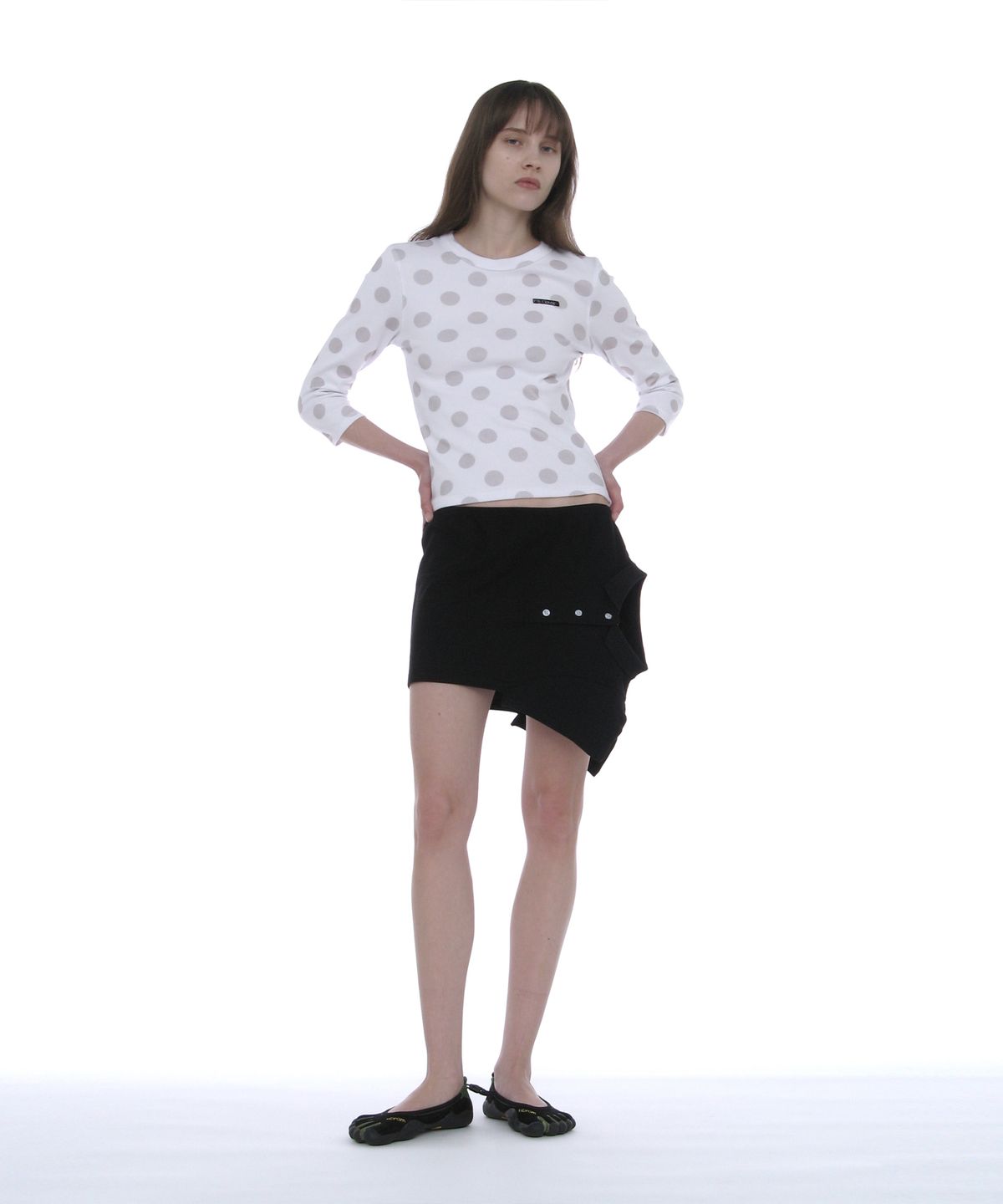 파르티멘토 우먼(PARTIMENTO WOMEN) 리워크드 폴로 미니 스커트_블랙
