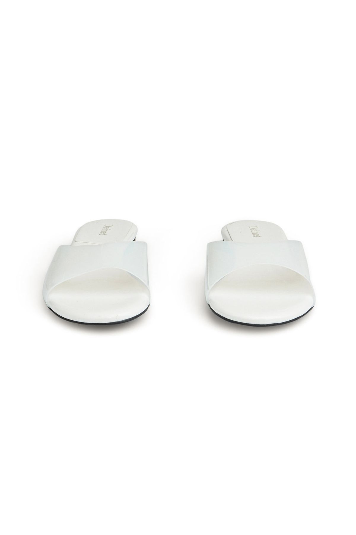 다이닛(DEINET) JELLY SLIPPERS IN WHITE