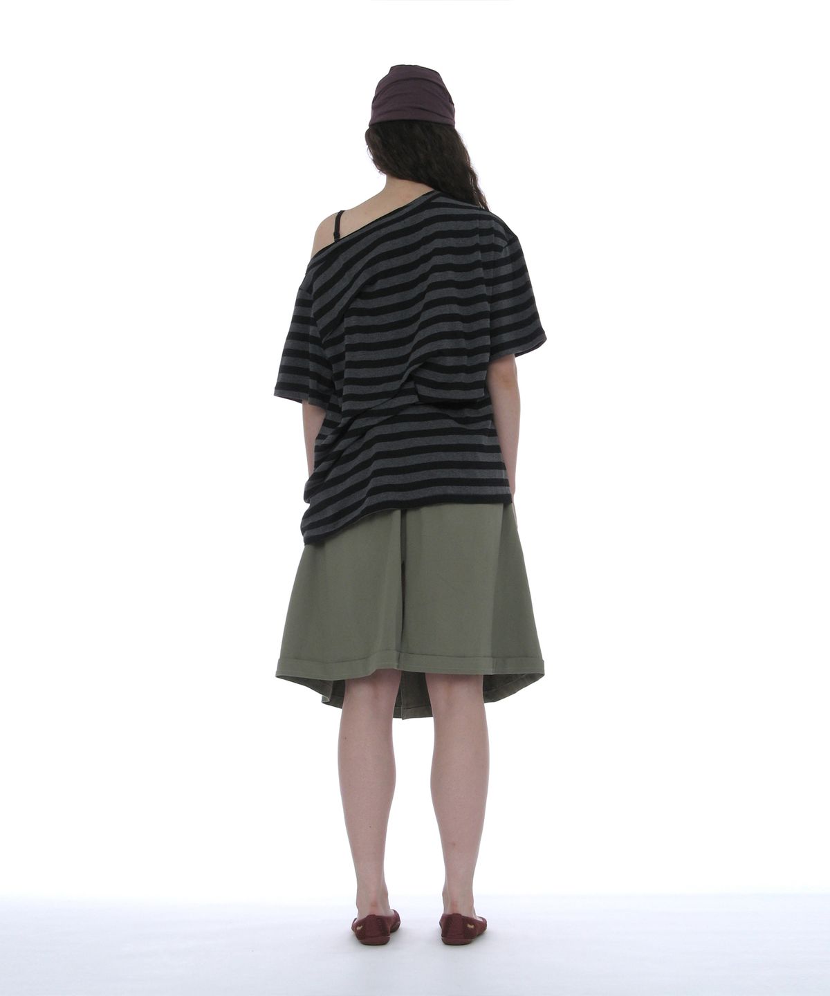 파르티멘토 우먼(PARTIMENTO WOMEN) 드레이프 핀턱 언발란스드 탑_블랙 스트라이프