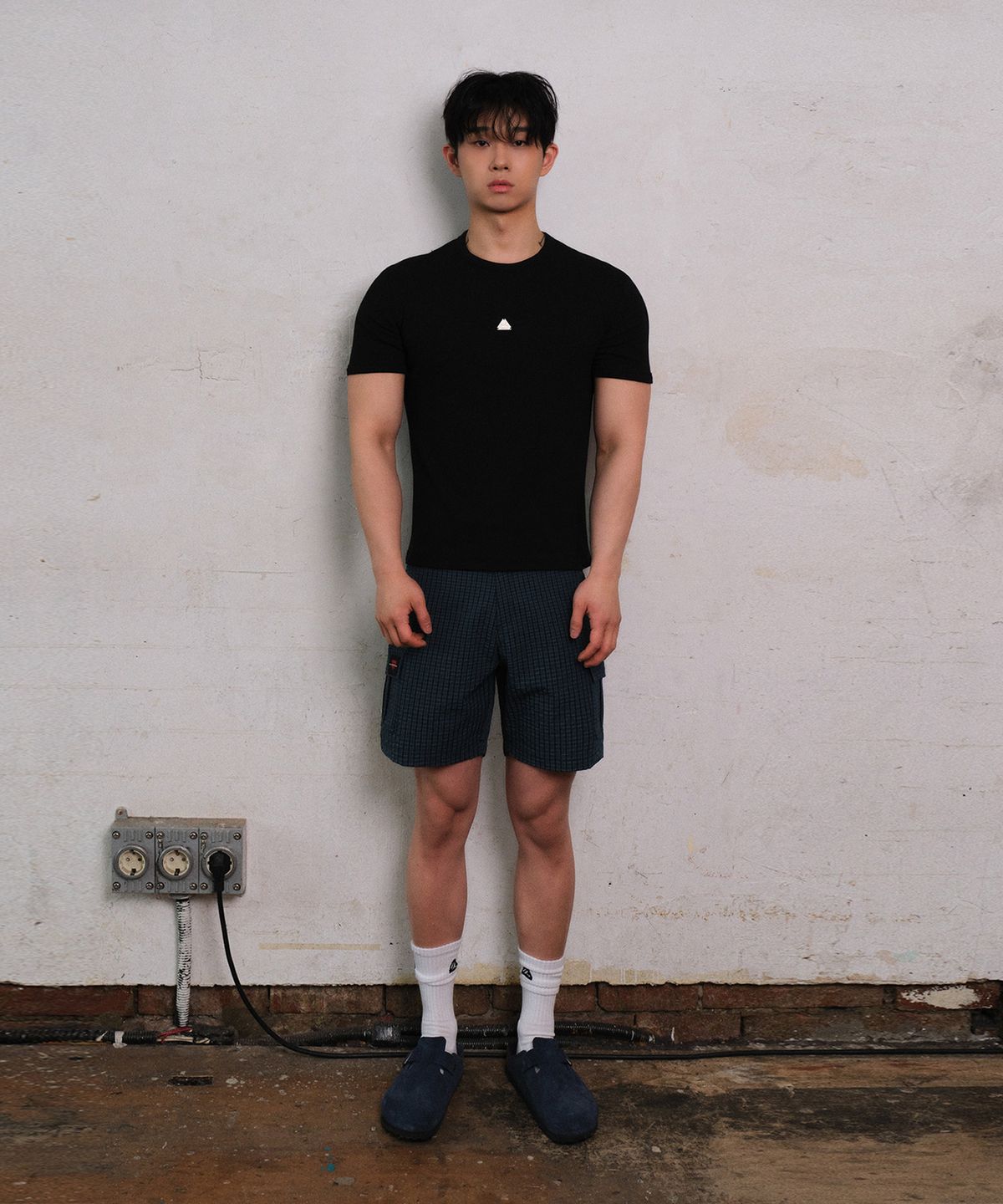 레코딩하우스(RECORDINGHOUSE) REC TRIANGLE HALF SLEEVE [BLACK]