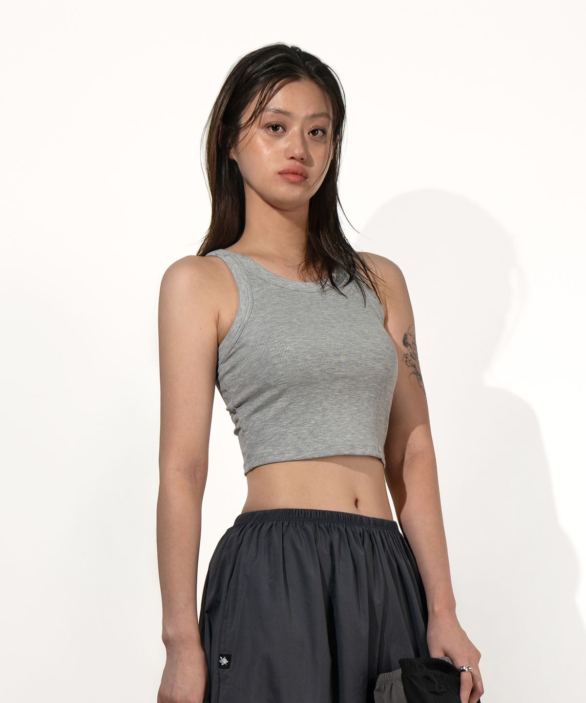 와일(WHILE) BLACK TAPE VOLUME BRA TOP (GREY)